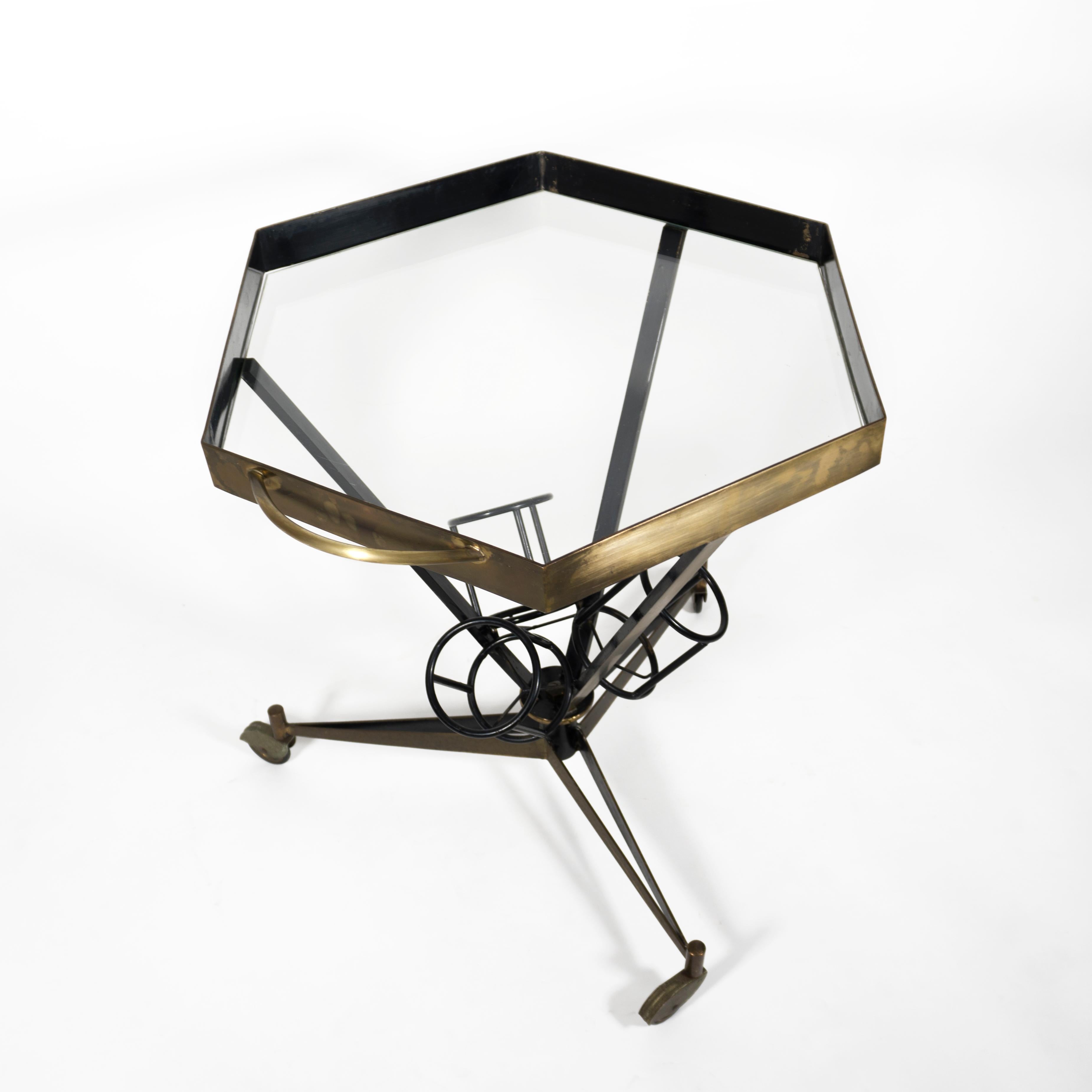 Barwagen aus Messing und Glas im italienischen Design, Mid-Century Modern 1950er Jahre im Angebot 2