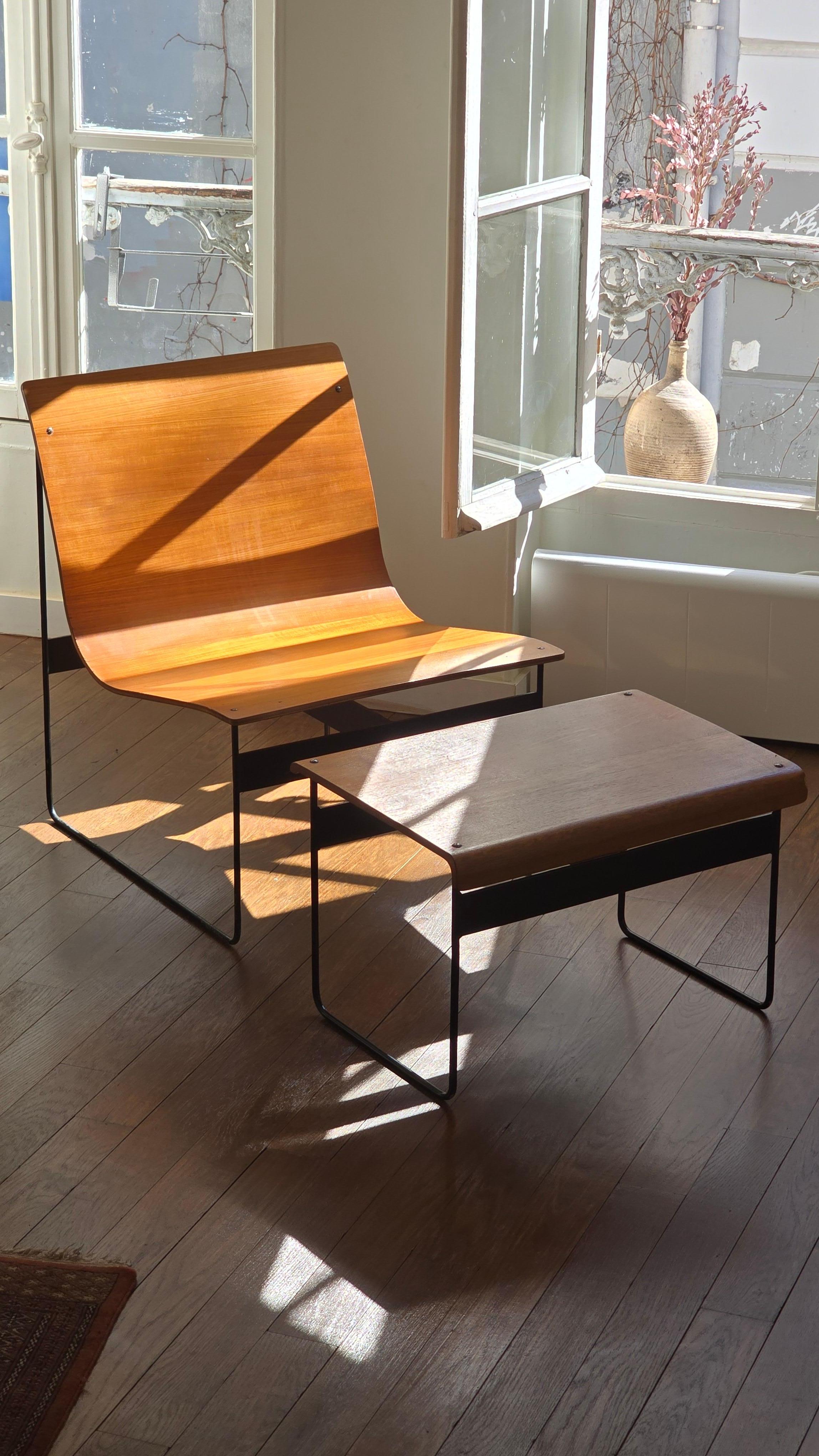 Mid-Century Modern 1950s Gunter Renkel Lounge Chair with Matching Ottoman In Good Condition For Sale In PARIS, FR