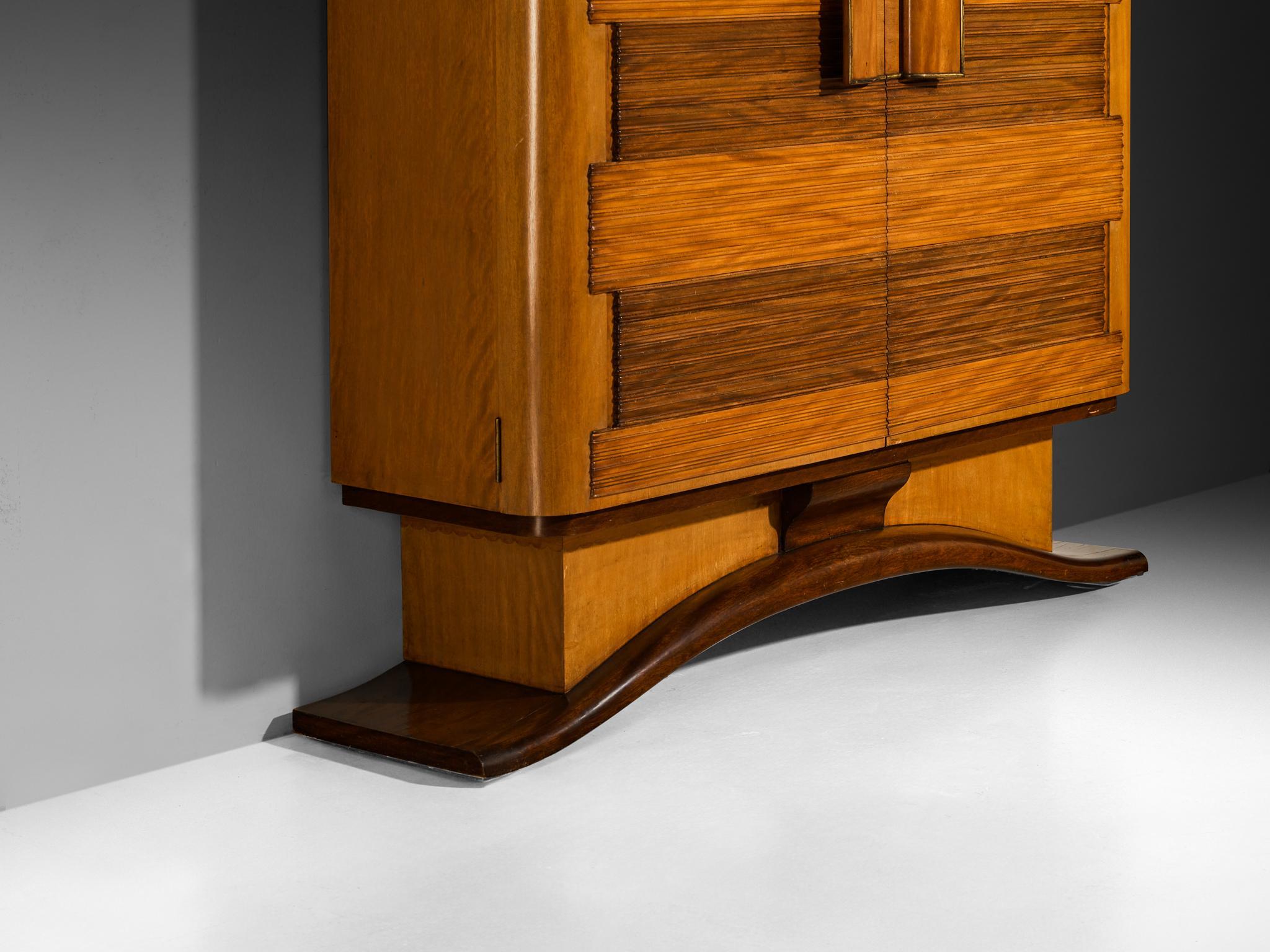 Cabinet italien des années 1950, The Moderns, en acajou en vente 2