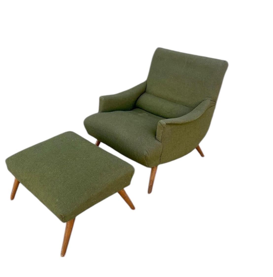 Beautiful chair in original condition. Chair does have some wear as seen and reupholstering is recommended. Structure is stable and strong. 