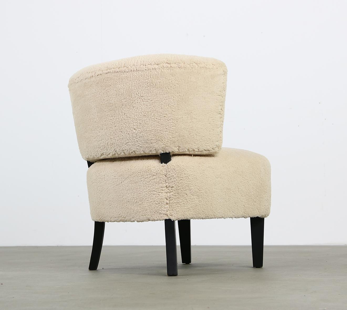 Mid-Century Modern 1950s Otto Schultz Lounge Chair, Teddy Fur & Leather Restored (Schwedisch) im Angebot