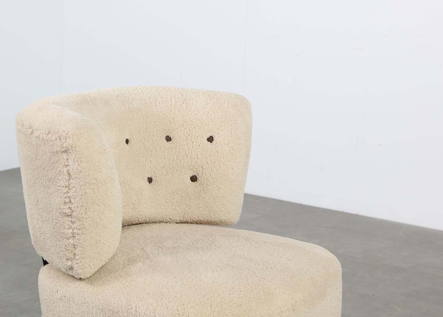 Mid-Century Modern 1950s Otto Schultz Lounge Chair, Teddy Fur & Leather Restored (Holz) im Angebot