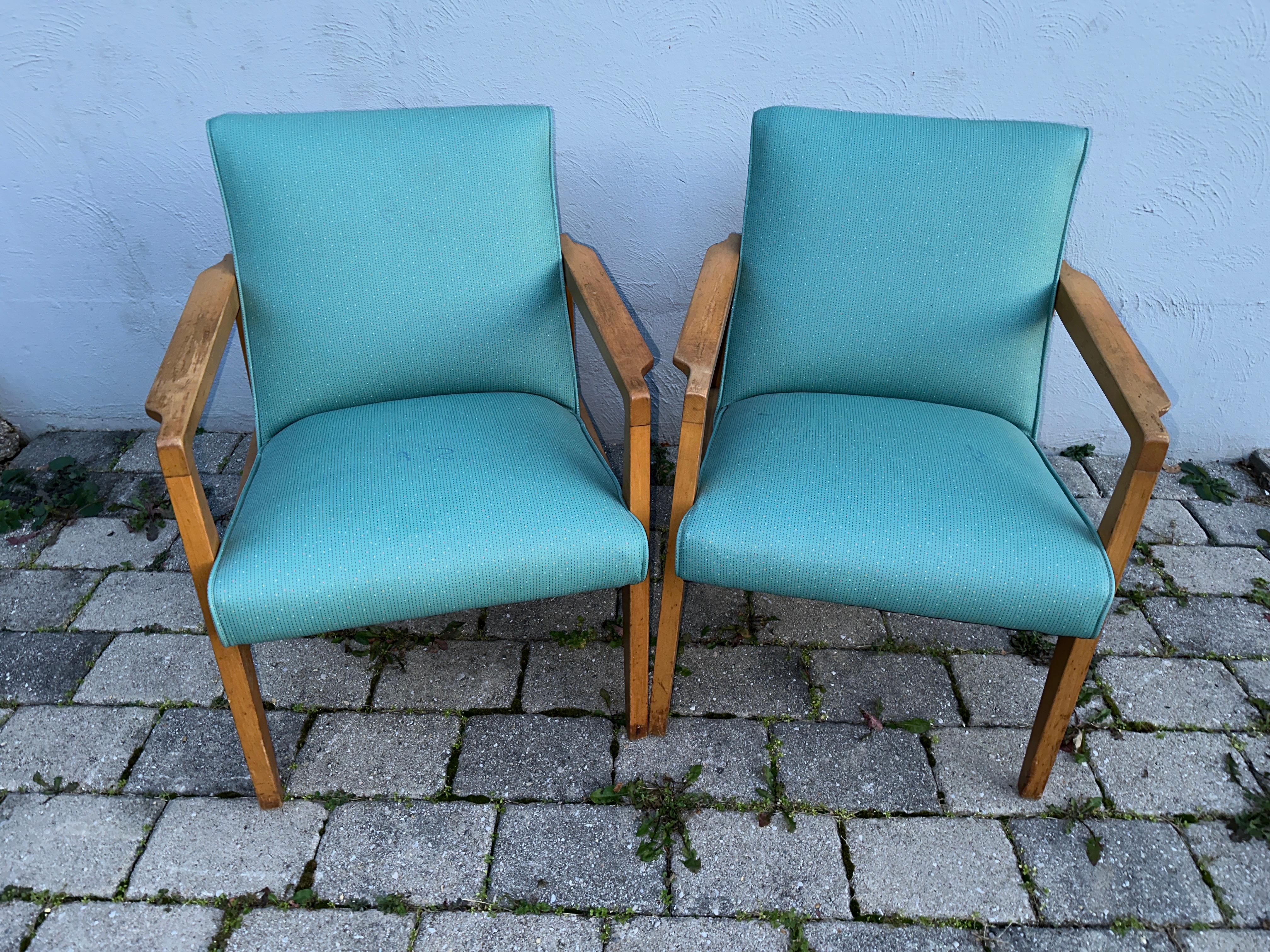 MID  CENTRALE  MODERNE    Paire de chaises des années 1950  DEMI-COUPURE  VENTE       DEMI-COUPURE Bon état - En vente à Shamokin Dam, PA
