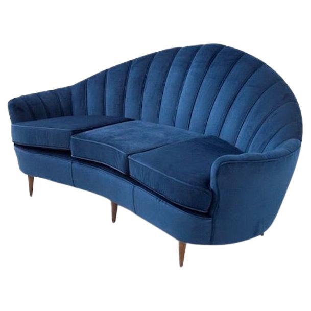 Mid-Century Modern 1950's Shell Sofa In Blue Velvet Guglielmo Ulrich (attrib) im Angebot