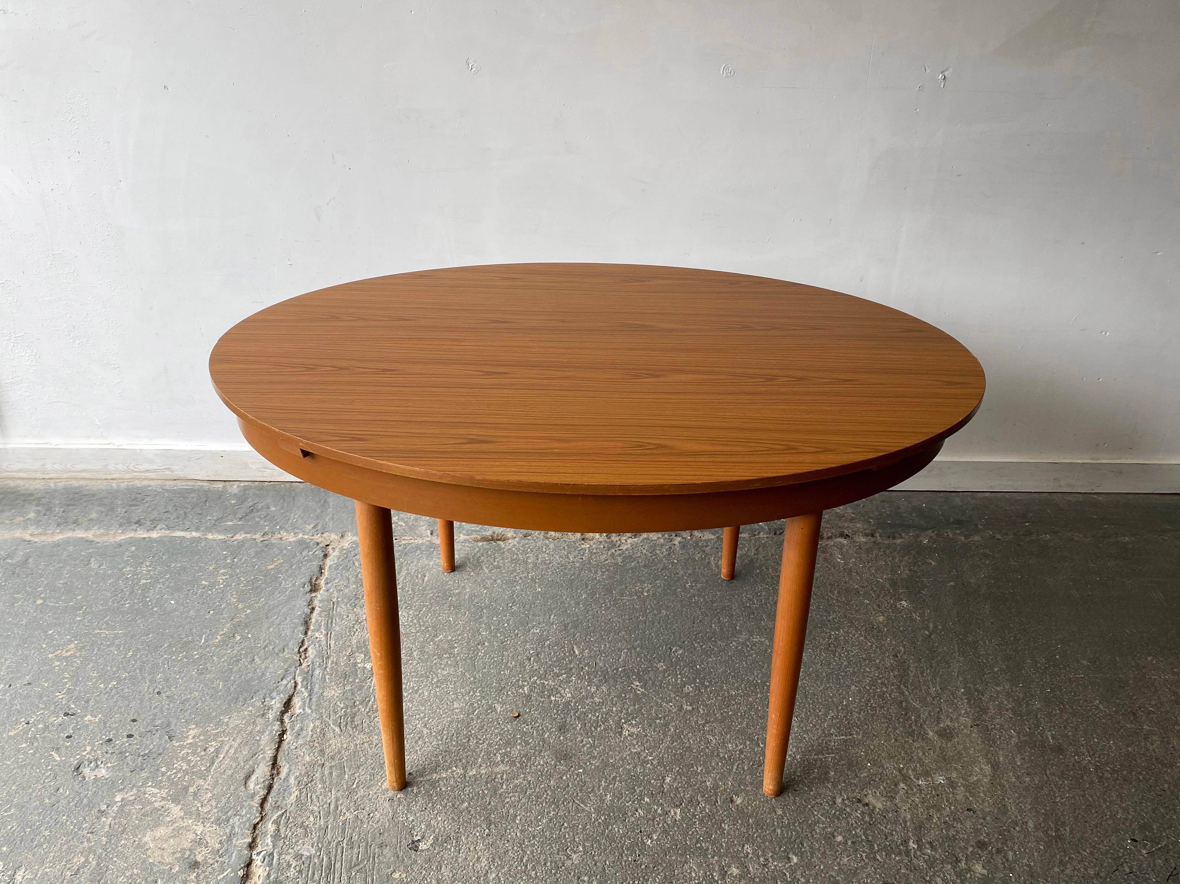 Ensemble table et chaises de salle à manger des années 1960 par Schreiber Furniture en vente 4