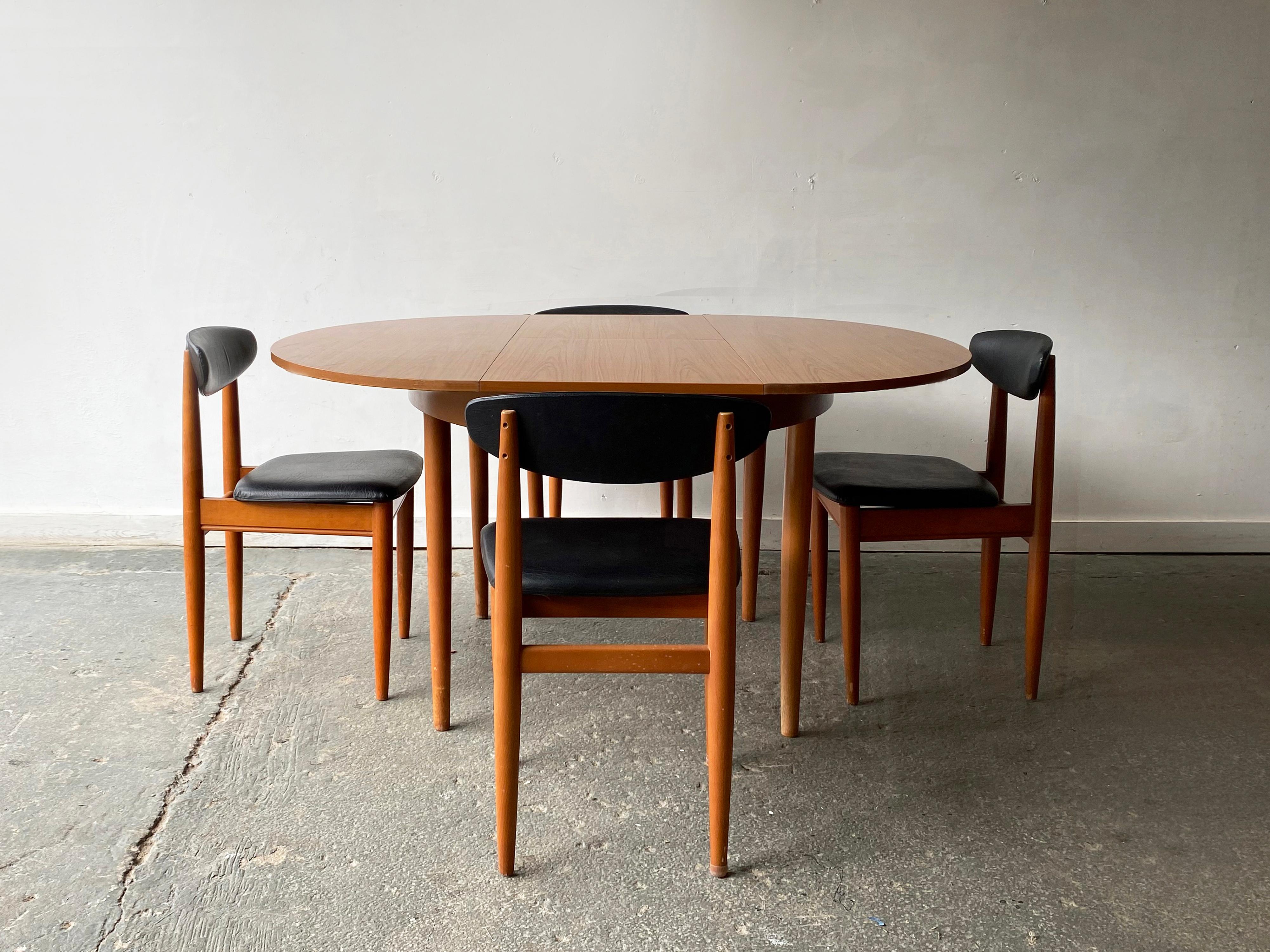 Mid-Century Modern Ensemble table et chaises de salle à manger des années 1960 par Schreiber Furniture en vente