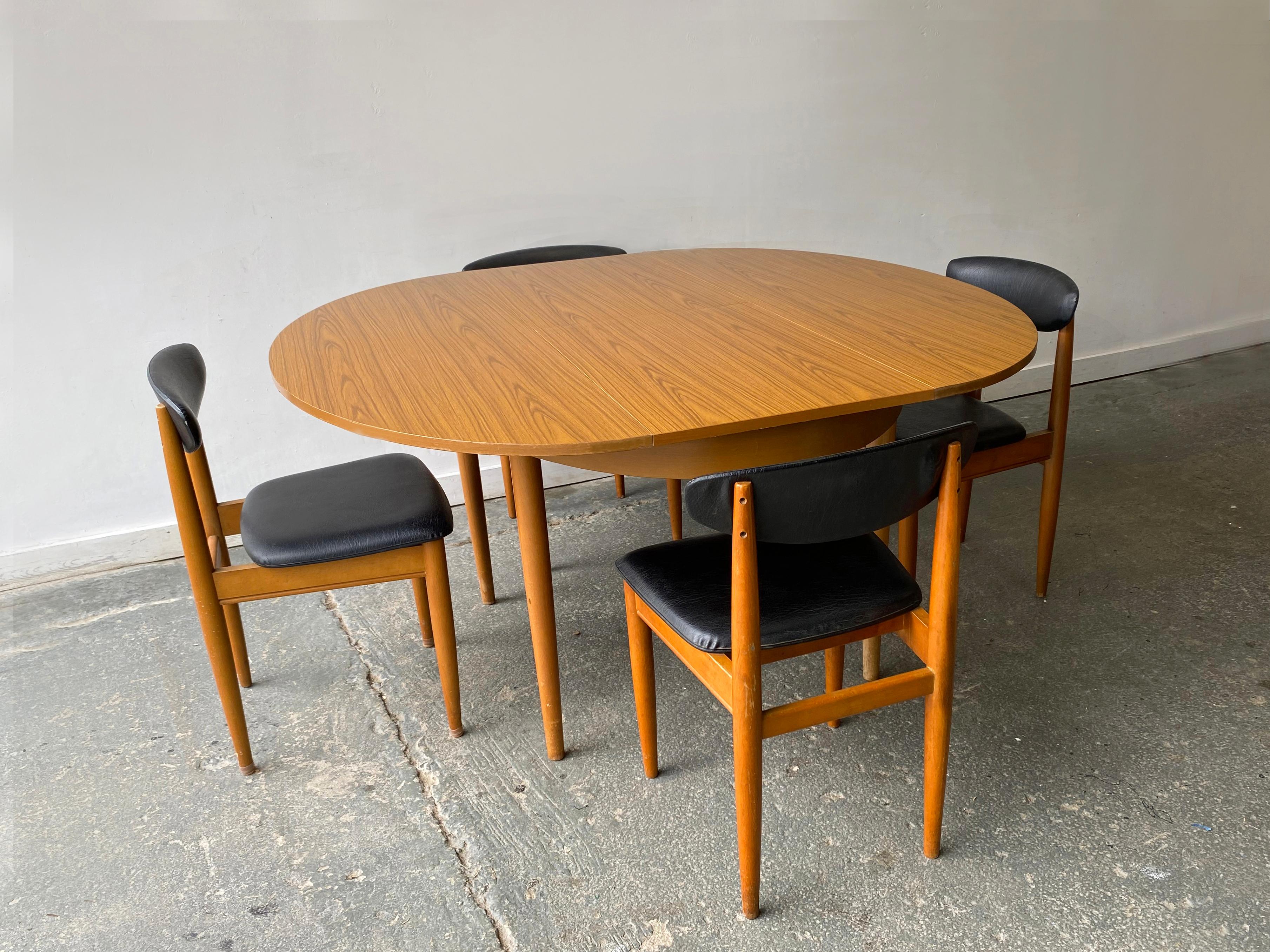 Britannique Ensemble table et chaises de salle à manger des années 1960 par Schreiber Furniture en vente