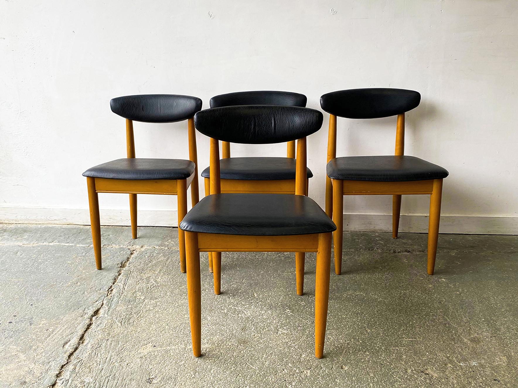 20ième siècle Ensemble table et chaises de salle à manger des années 1960 par Schreiber Furniture en vente
