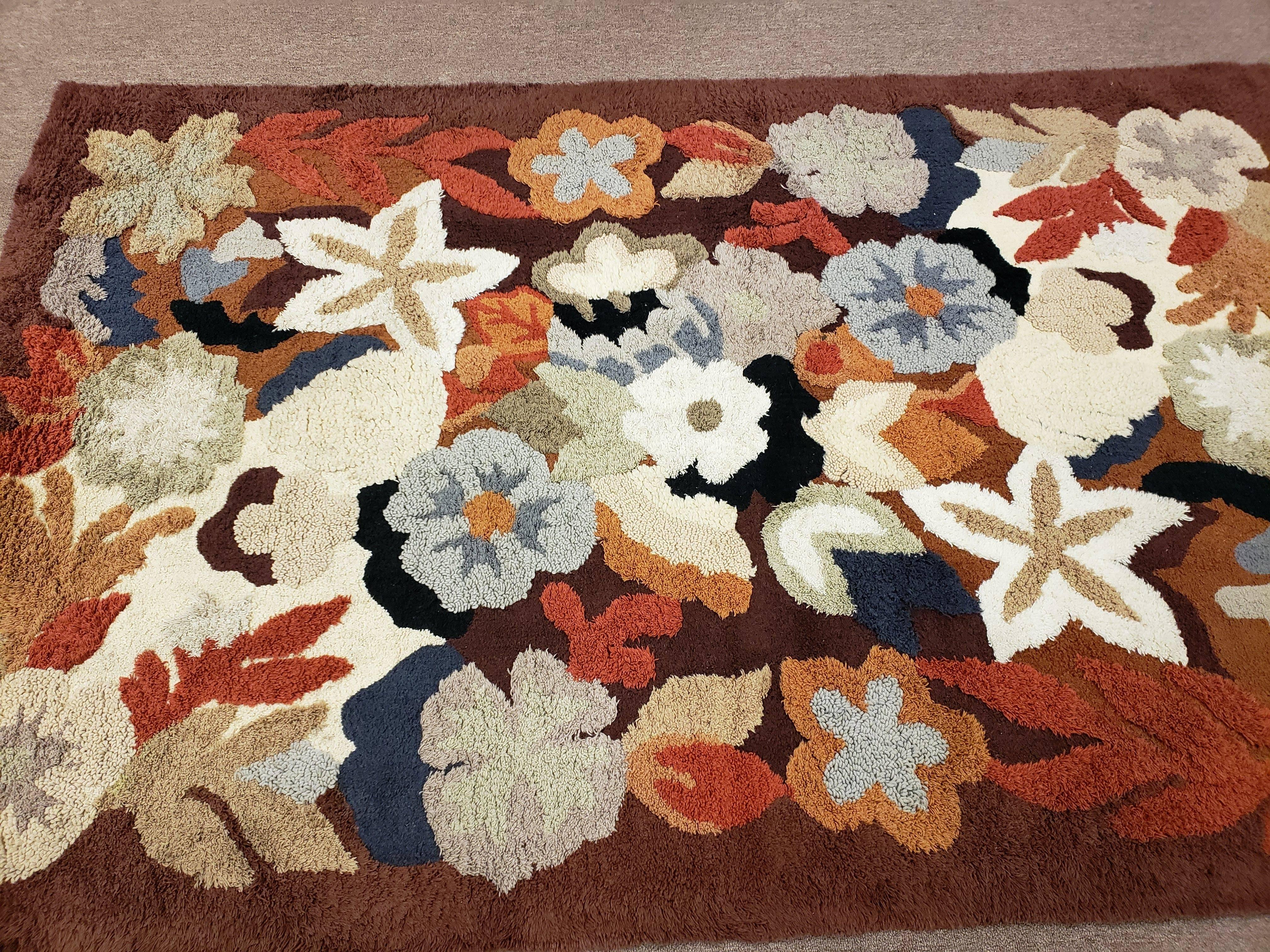 Mid-20th Century Mid-Century Modern 1960s Floral Motif Hand-Knotted Wool Rug