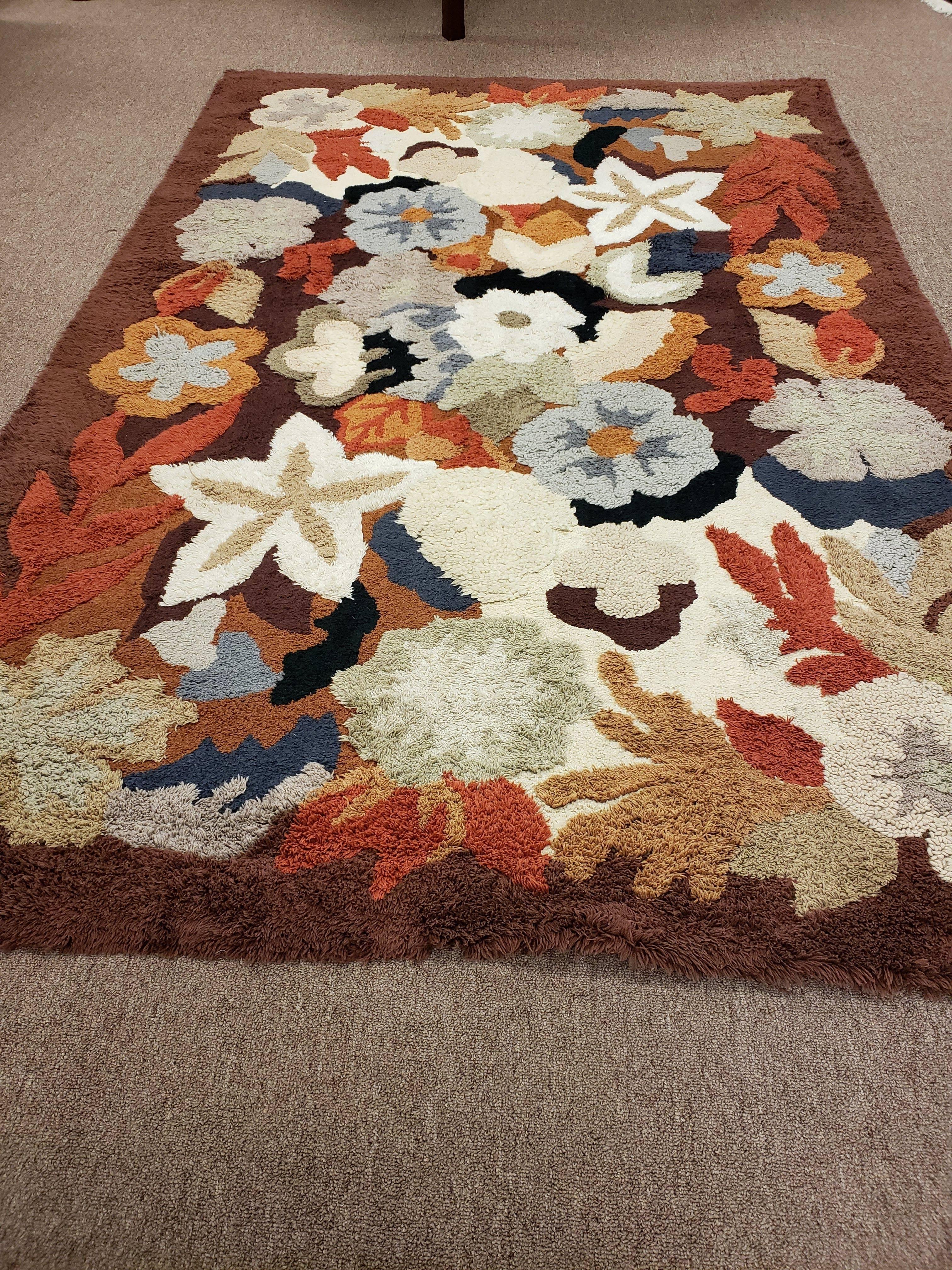 Mid-Century Modern 1960s Floral Motif Hand-Knotted Wool Rug 1