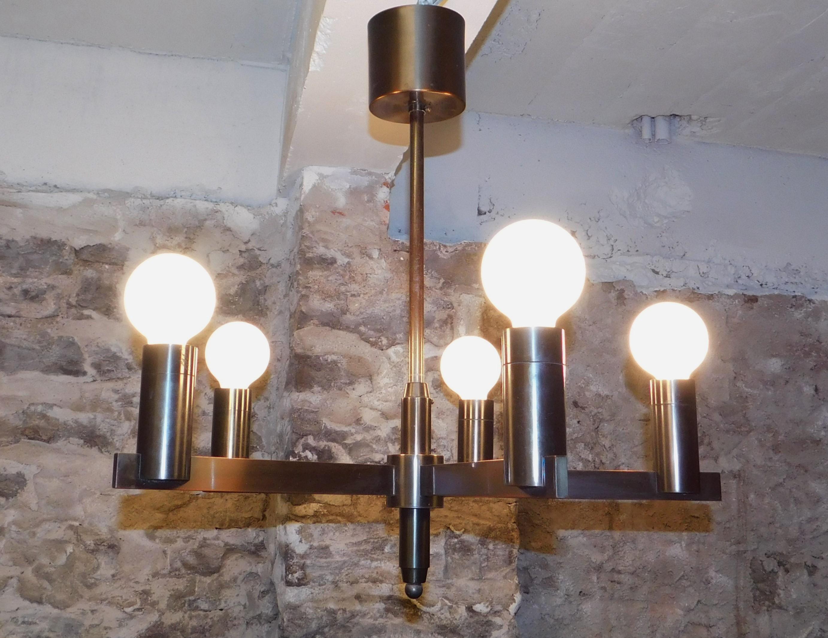 Arredoluce Attributed Mid-Century Modern  Italian Chandelier Light In Good Condition For Sale In Hamilton, Ontario