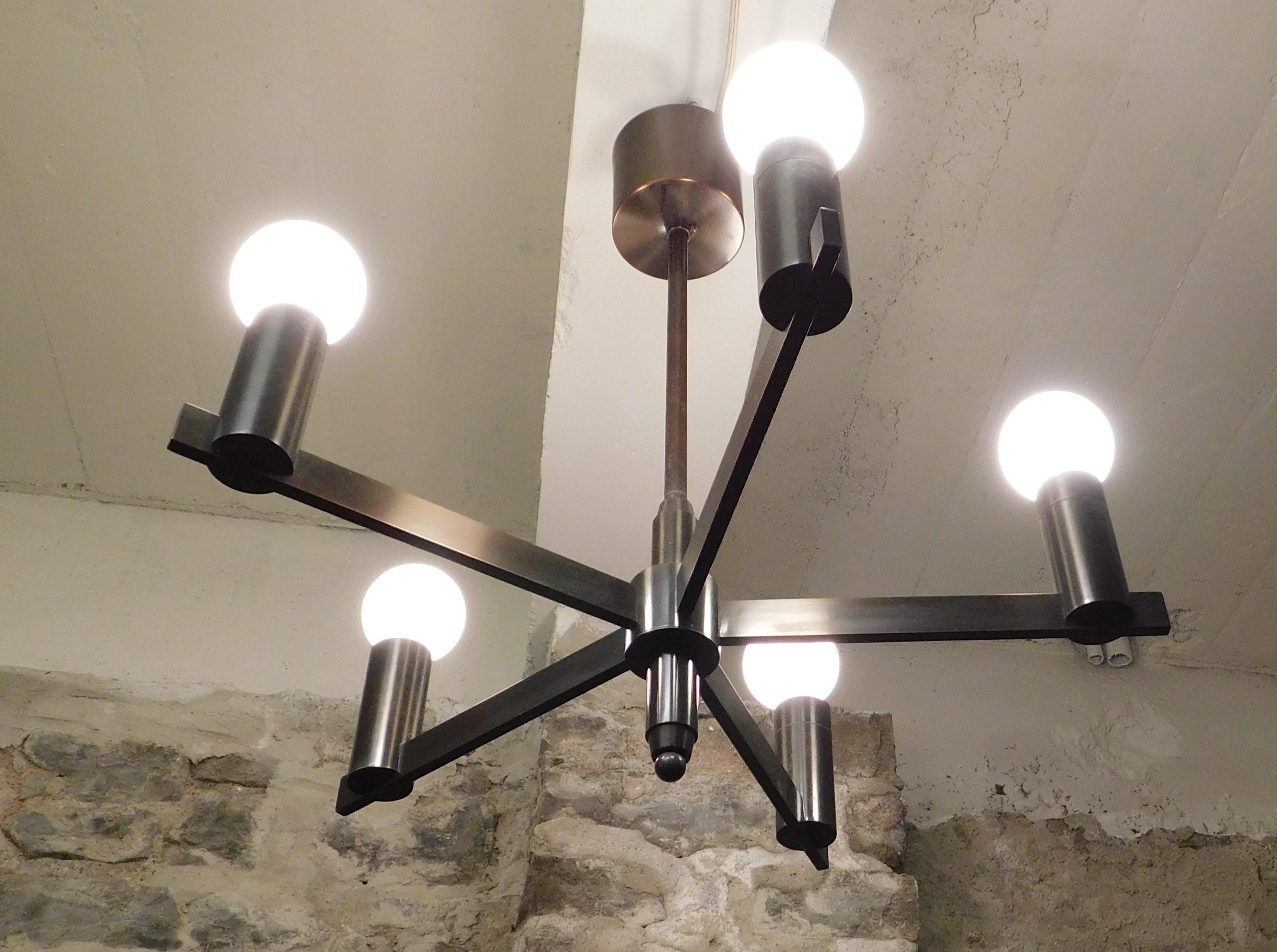  Arredoluce Attributed Mid-Century Modern  Italian Chandelier Light For Sale 2