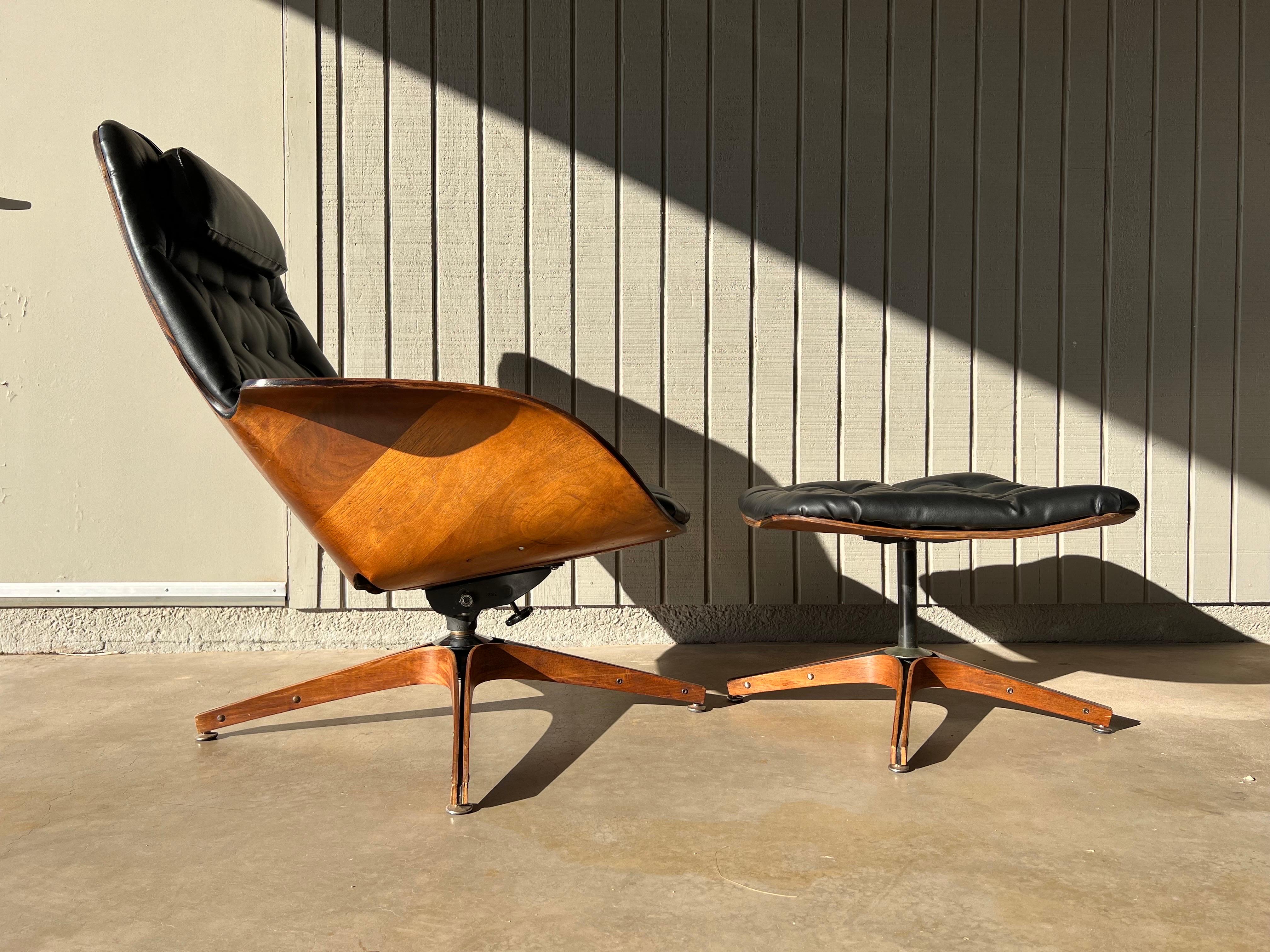 Mid Century Modern 1960s Plycraft George Mulhauser “Mr. Chair” and Ottoman For Sale 11