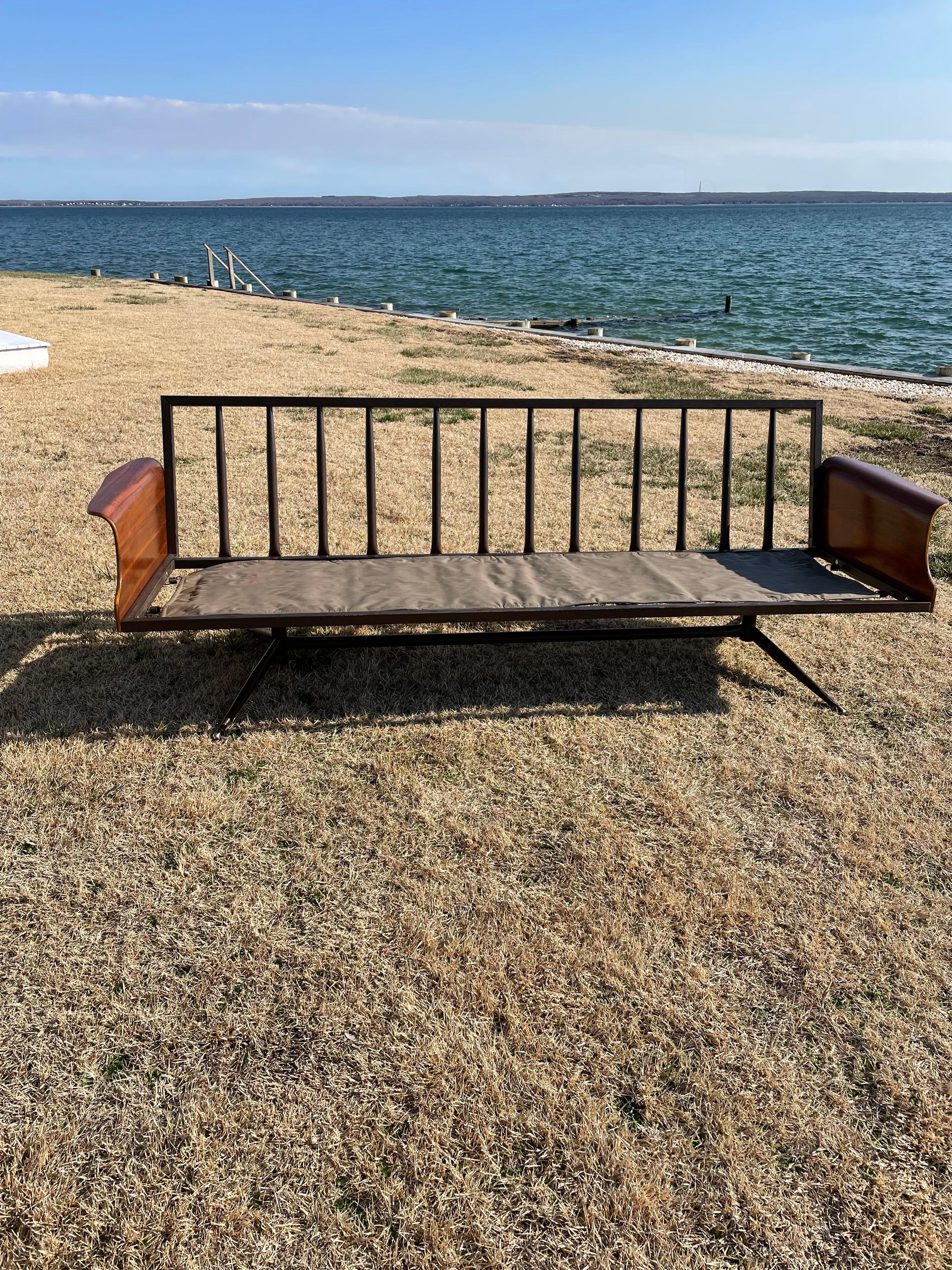 Sofá moderno de mediados de siglo de 1960 de Viko Baumritter en venta 6