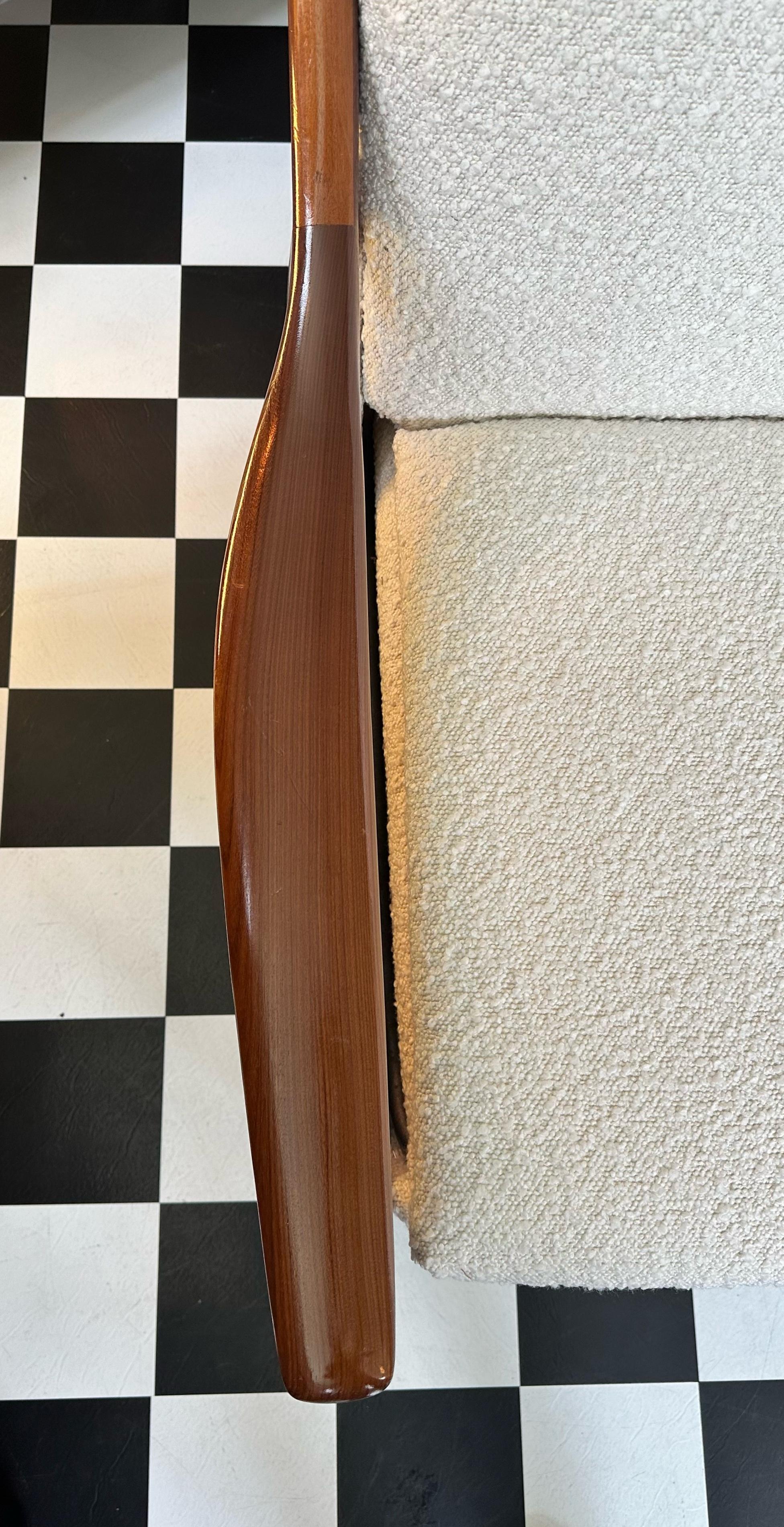 Mid Century Modern 1960’s Teak and Boucle Sofa Bed by Greaves & Thomas In Good Condition In London, GB