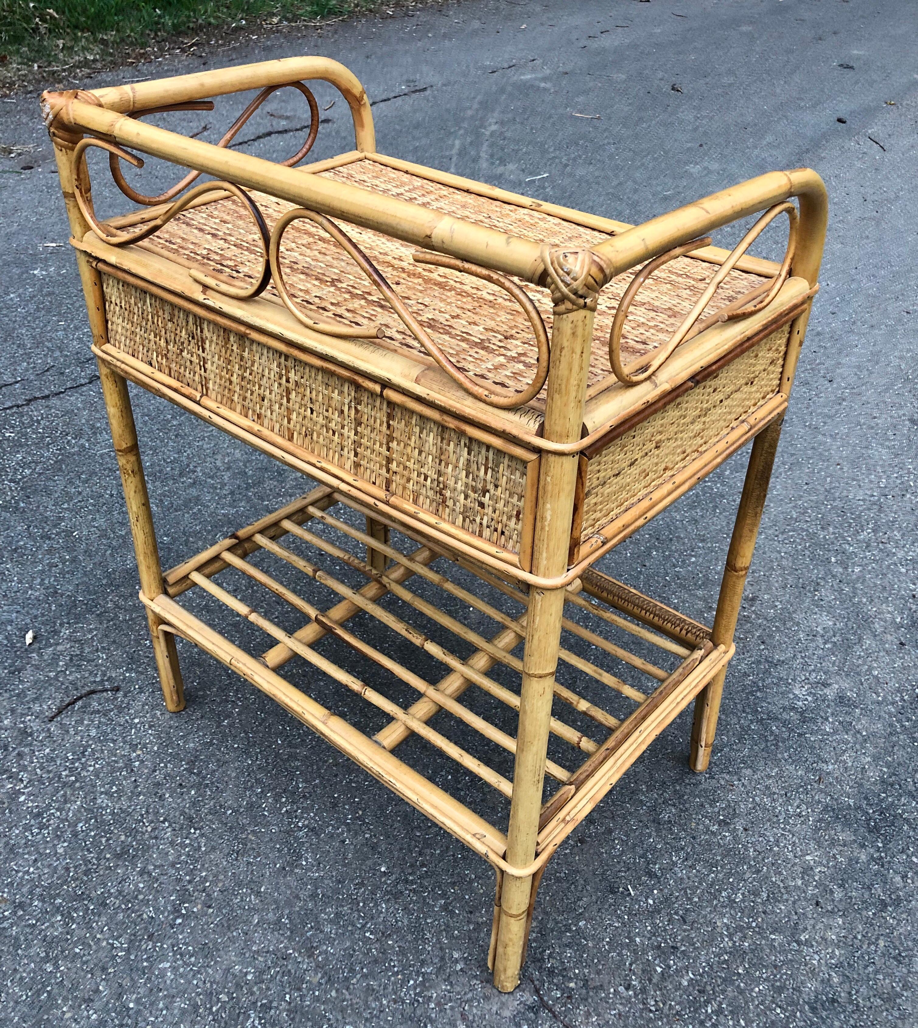 wicker bed table
