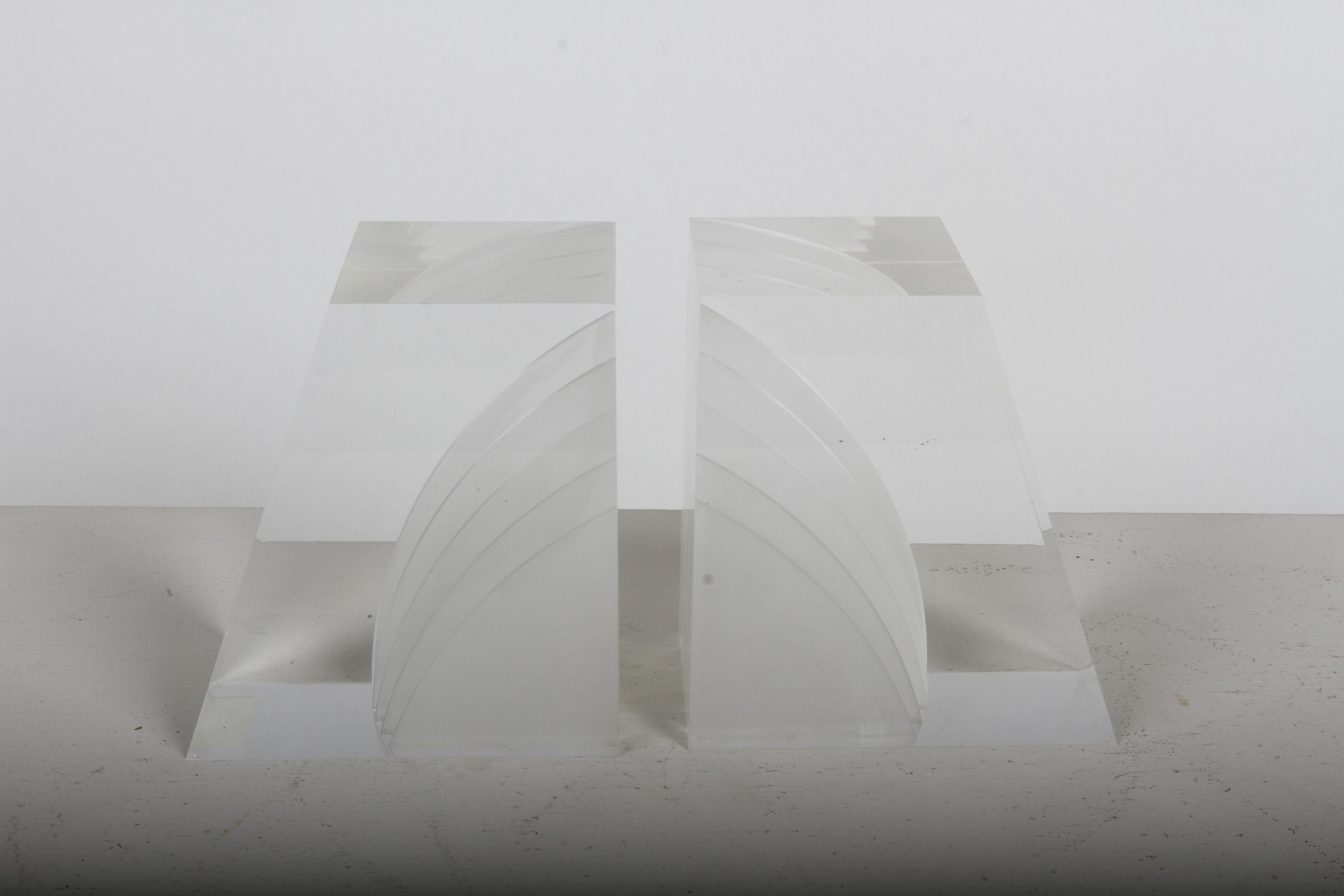 Mid-Century Modern 1970s Geometric Trapezoid Lucite Bookends - Astrolite For Sale 5