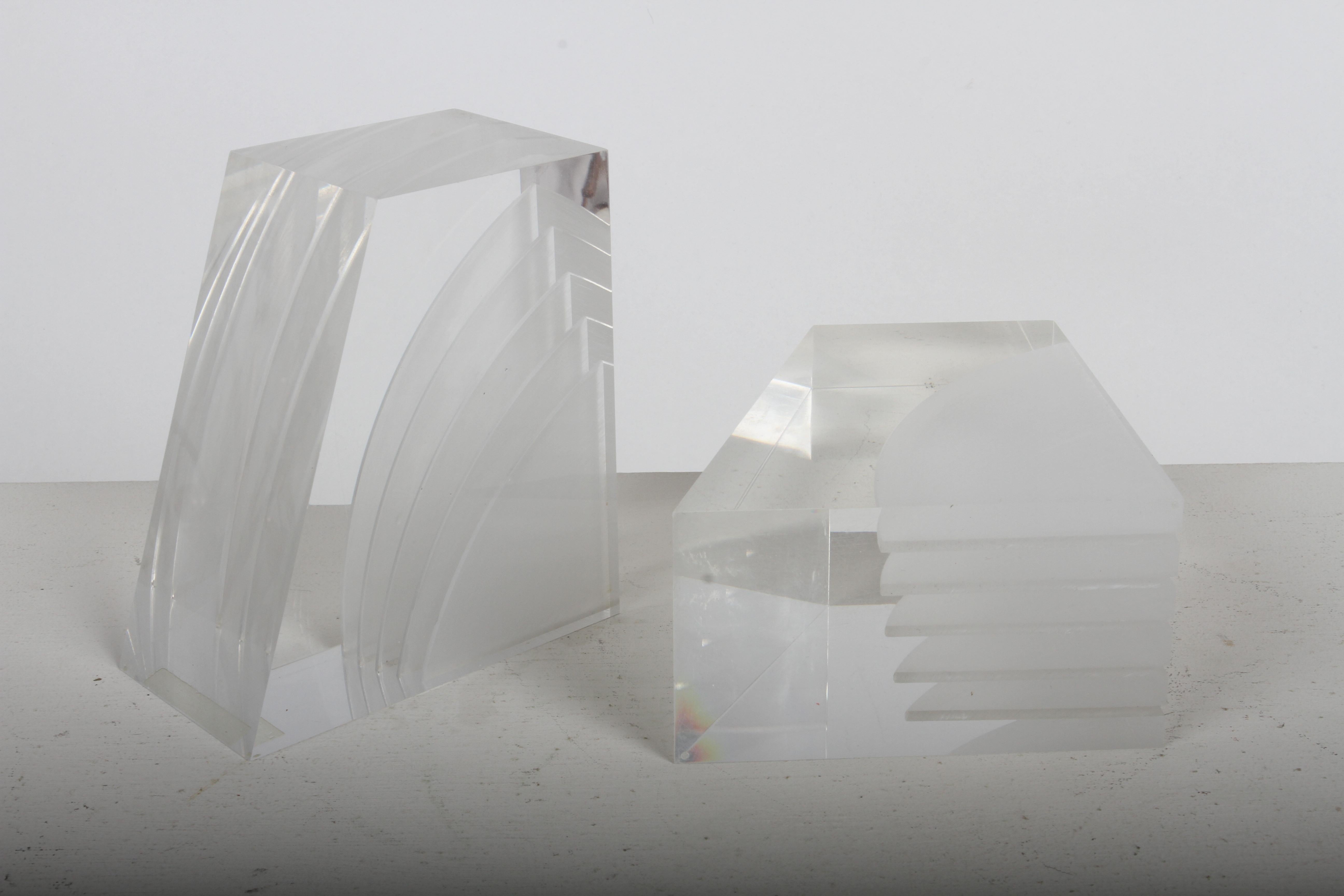Mid-Century Modern 1970s Geometric Trapezoid Lucite Bookends - Astrolite For Sale 8
