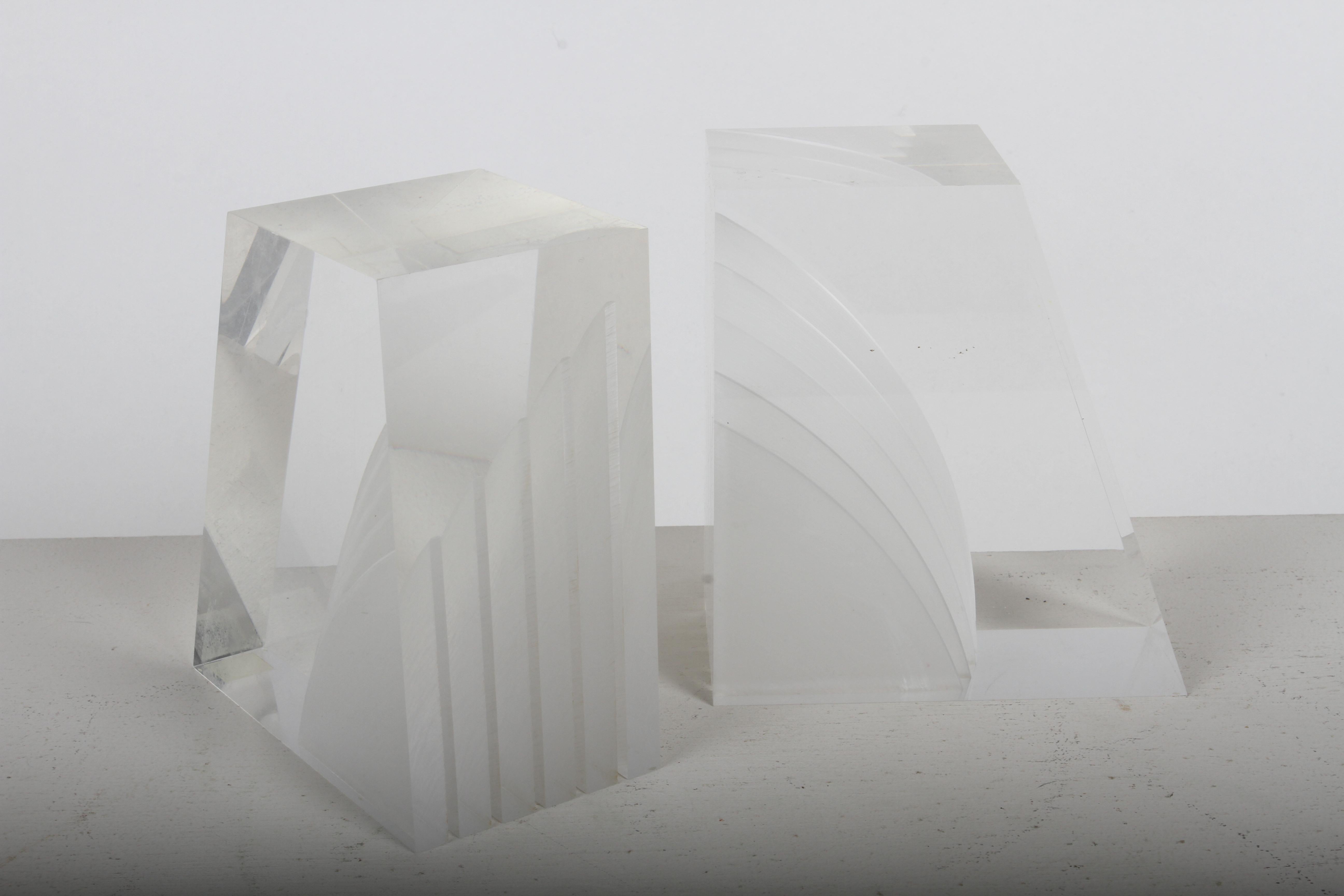 American Mid-Century Modern 1970s Geometric Trapezoid Lucite Bookends - Astrolite For Sale