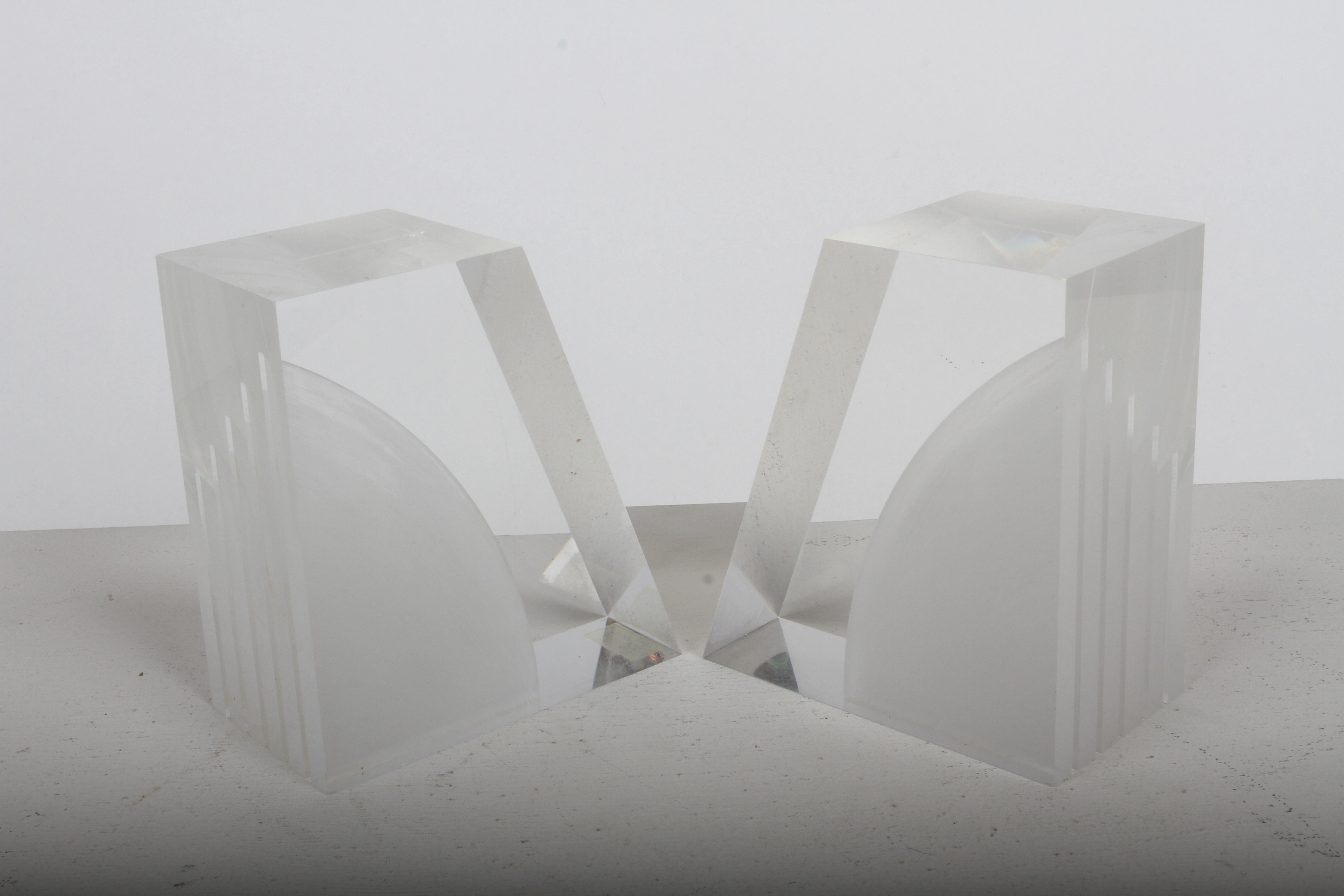 Late 20th Century Mid-Century Modern 1970s Geometric Trapezoid Lucite Bookends - Astrolite For Sale