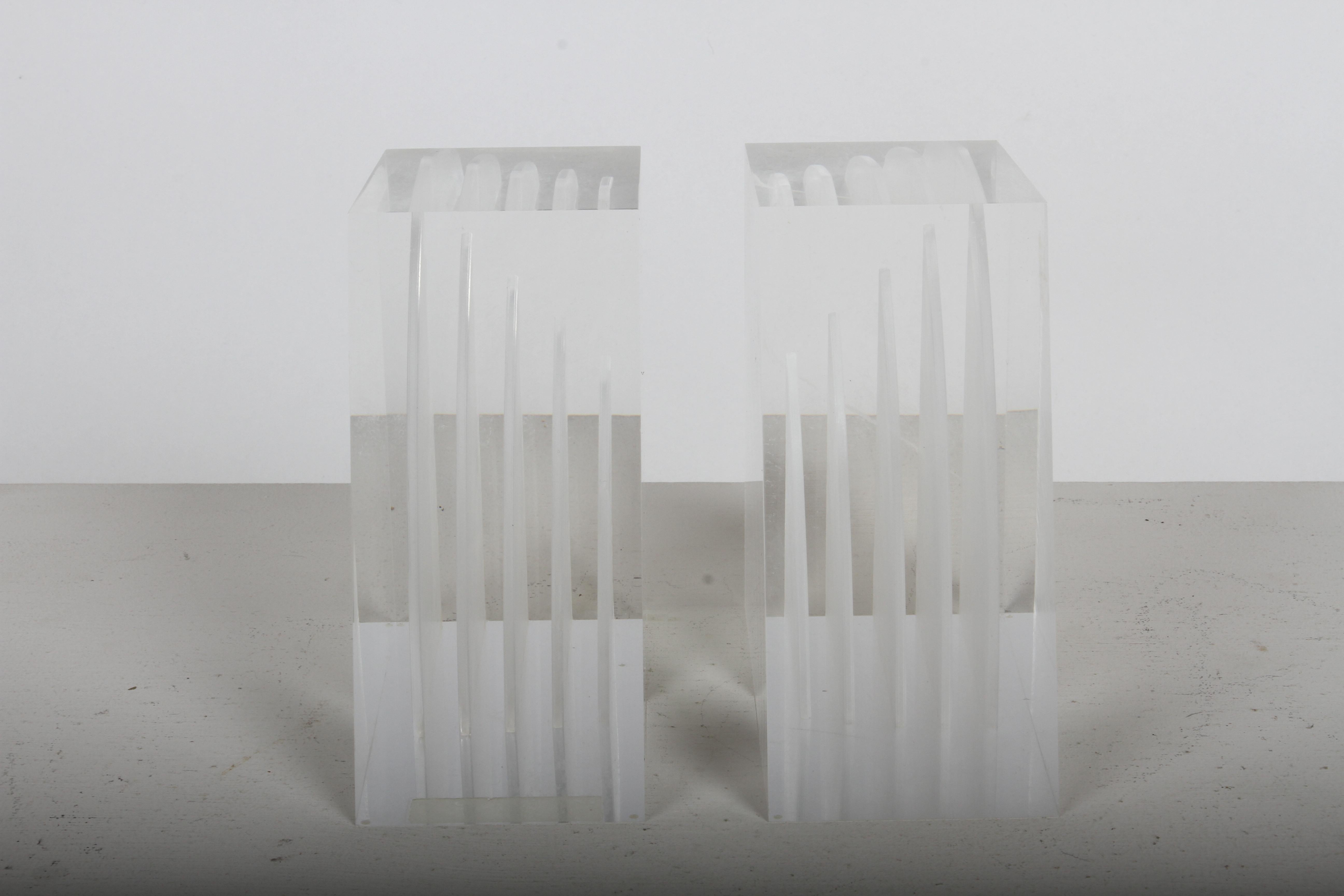 Mid-Century Modern 1970s Geometric Trapezoid Lucite Bookends - Astrolite For Sale 2