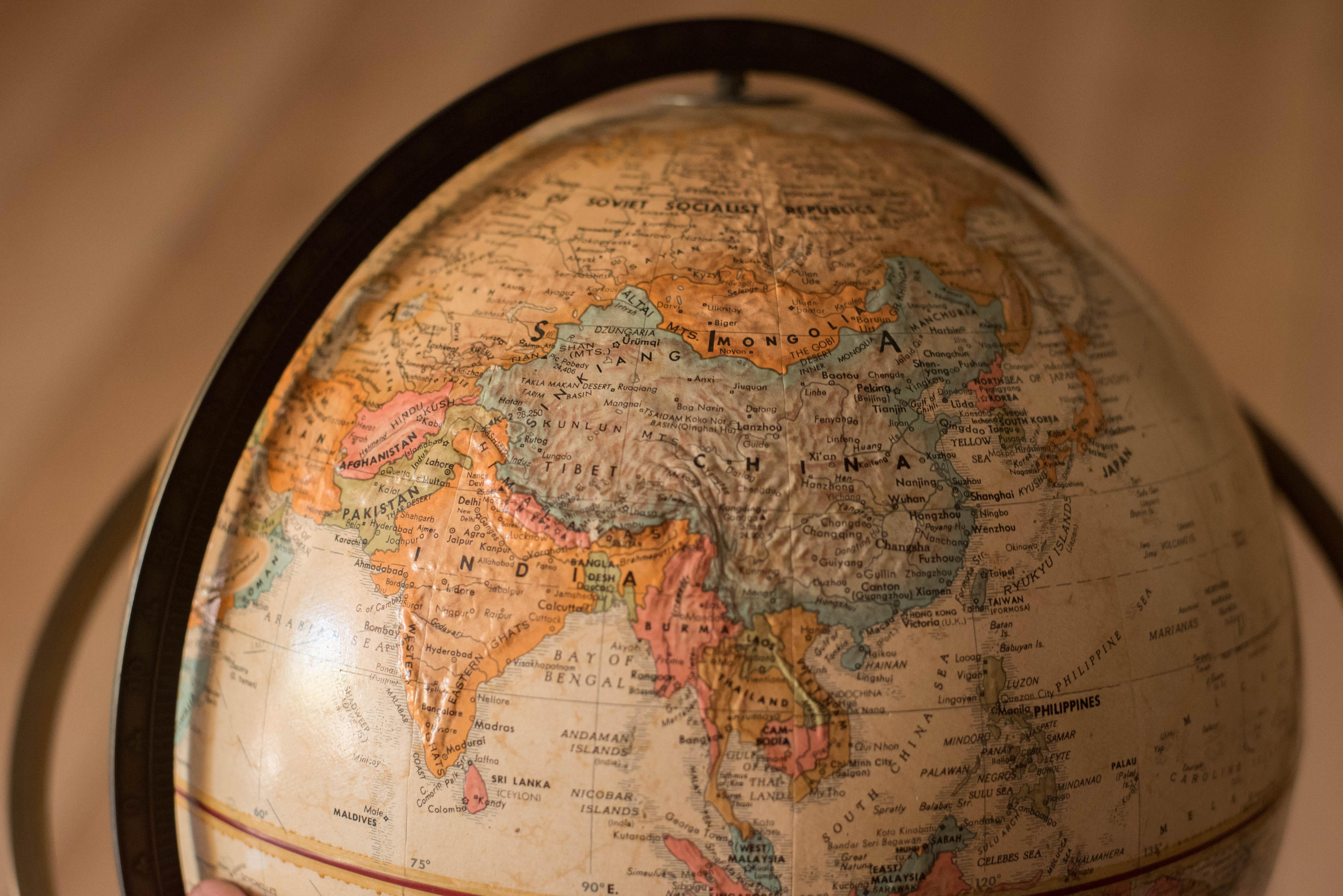 Globe terrestre rotatif 