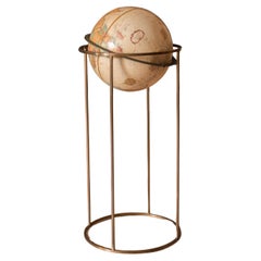 Globe terrestre rotatif "Replogle Globes" des années 1970 de style "Mid Century Modern" avec Stand en laiton