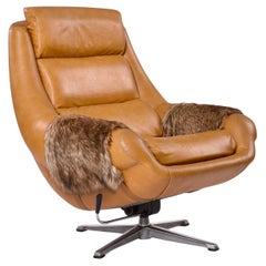 Used Mid-Century Modern 1970s Swivel Pod Chair Recliner with Faux Fur Arms