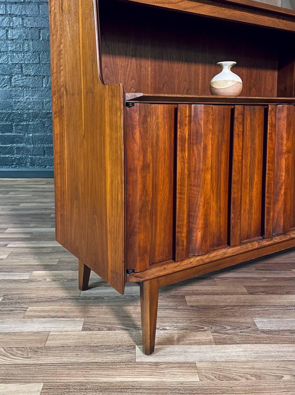 Libreria Hutch in legno di noce 