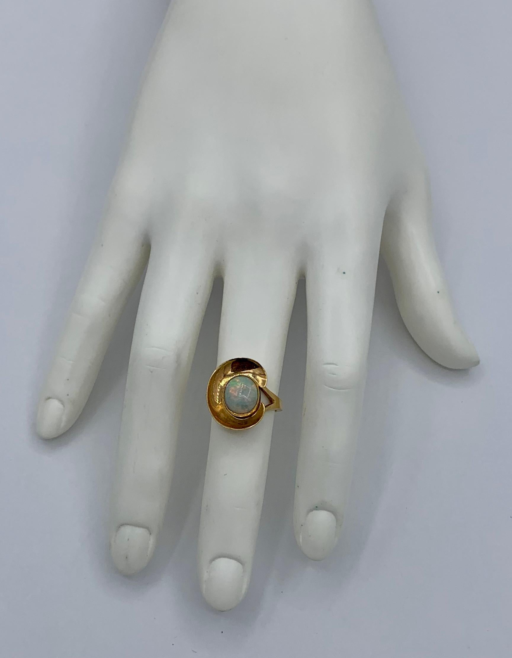 Moderne Bague rétro en or 14 carats avec opale de 2 carats, époque Eames, style moderne du milieu du siècle dernier en vente