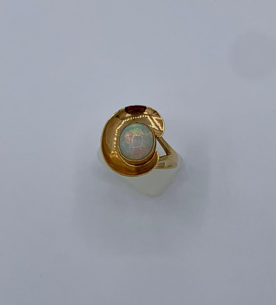 Bague rétro en or 14 carats avec opale de 2 carats, époque Eames, style moderne du milieu du siècle dernier en vente 1