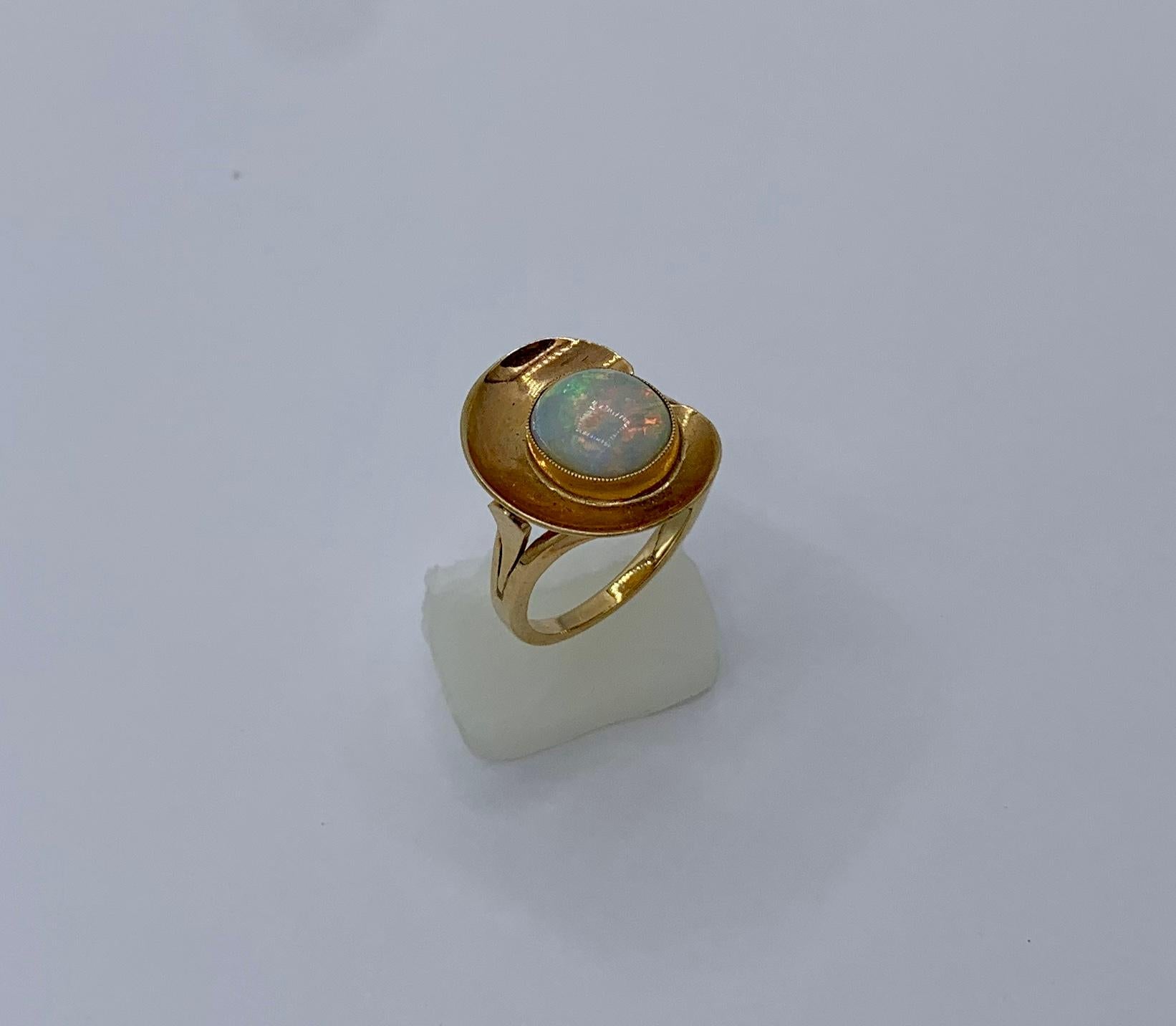 Bague rétro Eames du milieu du siècle dernier en or jaune 14 carats avec opale de 2 carats en vente 2