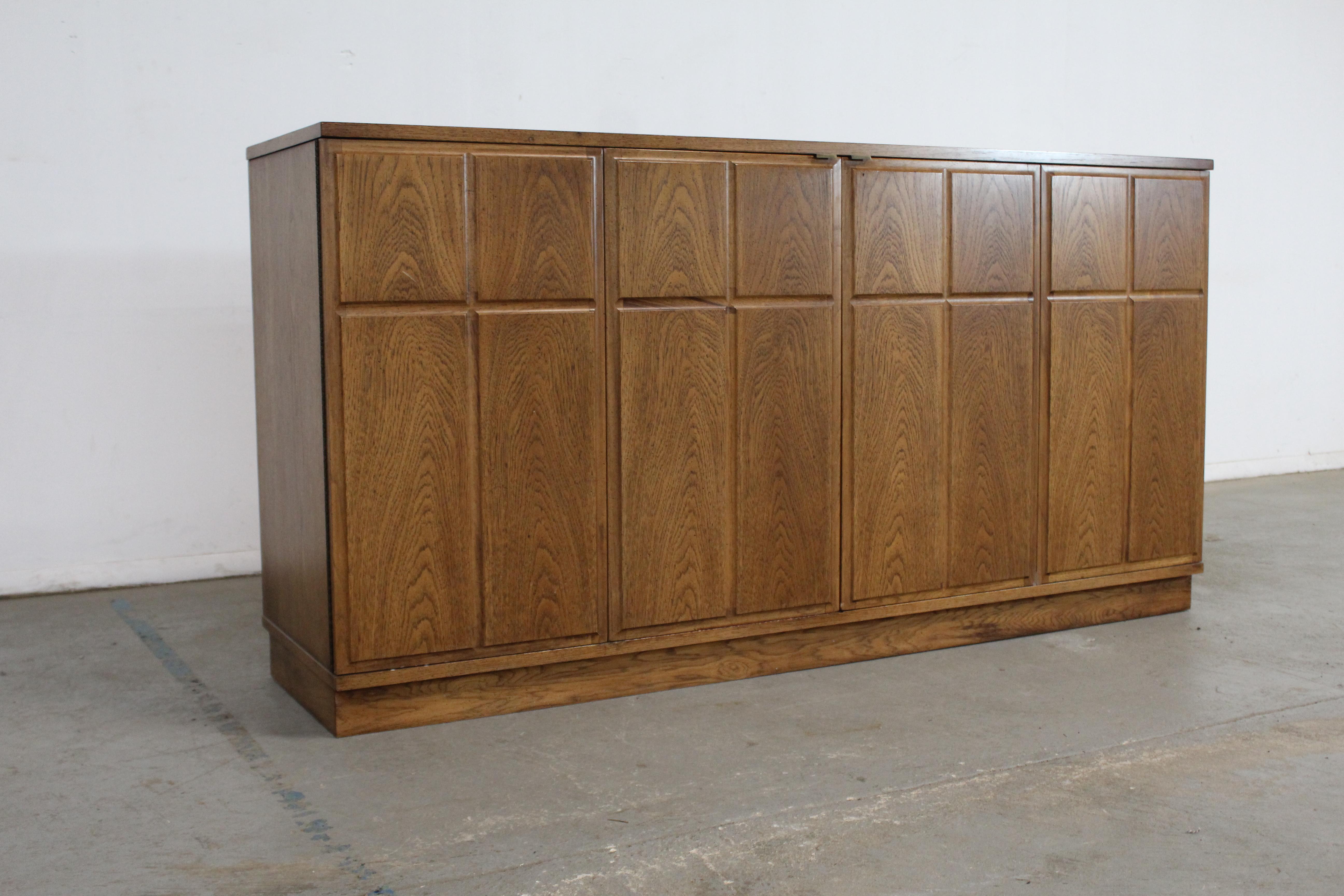 Mid-Century Modern The Modern Modern 2 Door Credenza/Sideboard by Founders en vente