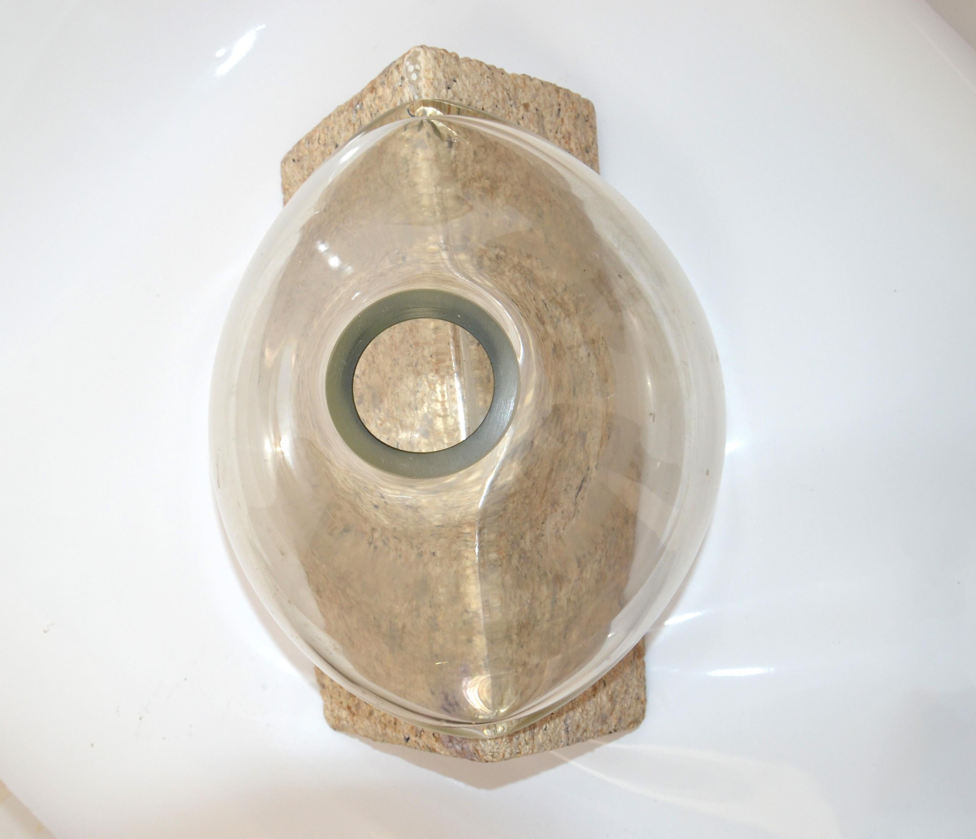 Pietra Vaso scultoreo in vetro soffiato di metà secolo moderno in 2 pezzi con forma a triangolo A. Stone in vendita