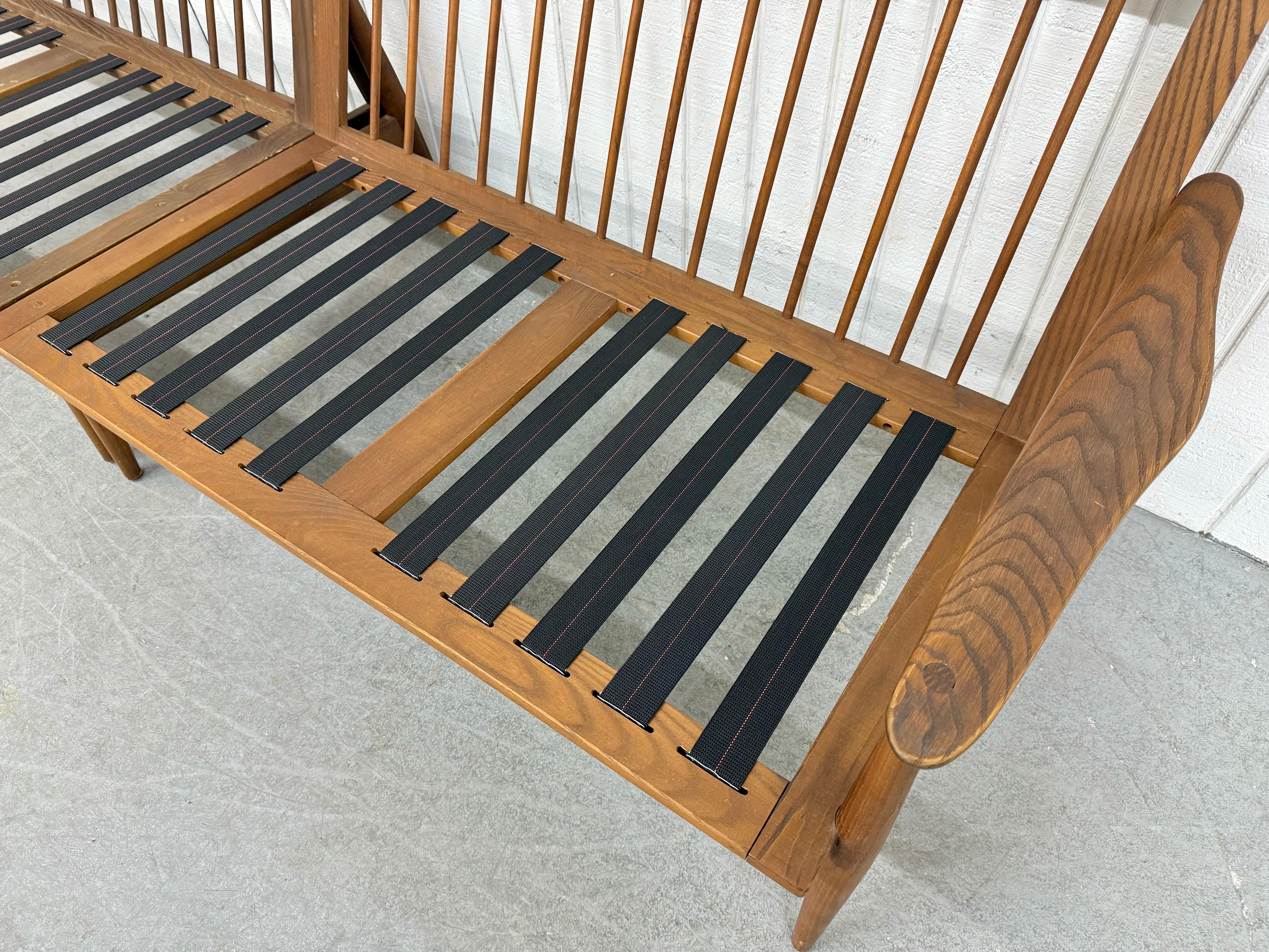 Divano a 2 pezzi in noce in stile Mid-Century Modern in vendita 3