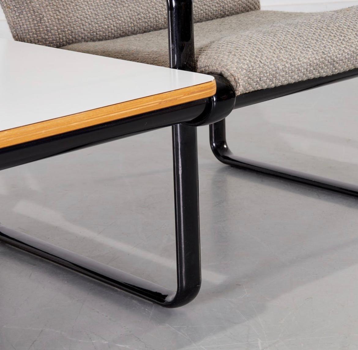 Sofá moderno de mediados de siglo con 2 plazas y mesa central de laminado blanco, de Bruce Hannah & Andrew Morrison para Knoll. Fabricado en Estados Unidos hacia la década de 1960. Diseñado por Bruce Hannah y Andrew Morrison para Knoll International