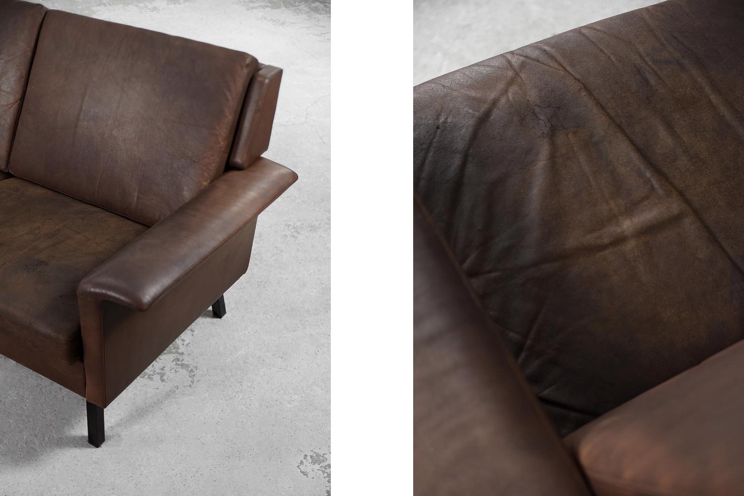 Metal Mid-Century Modern 2-Seater Brown Leather Sofa3330 by A. Vodder for Fritz Hansen For Sale