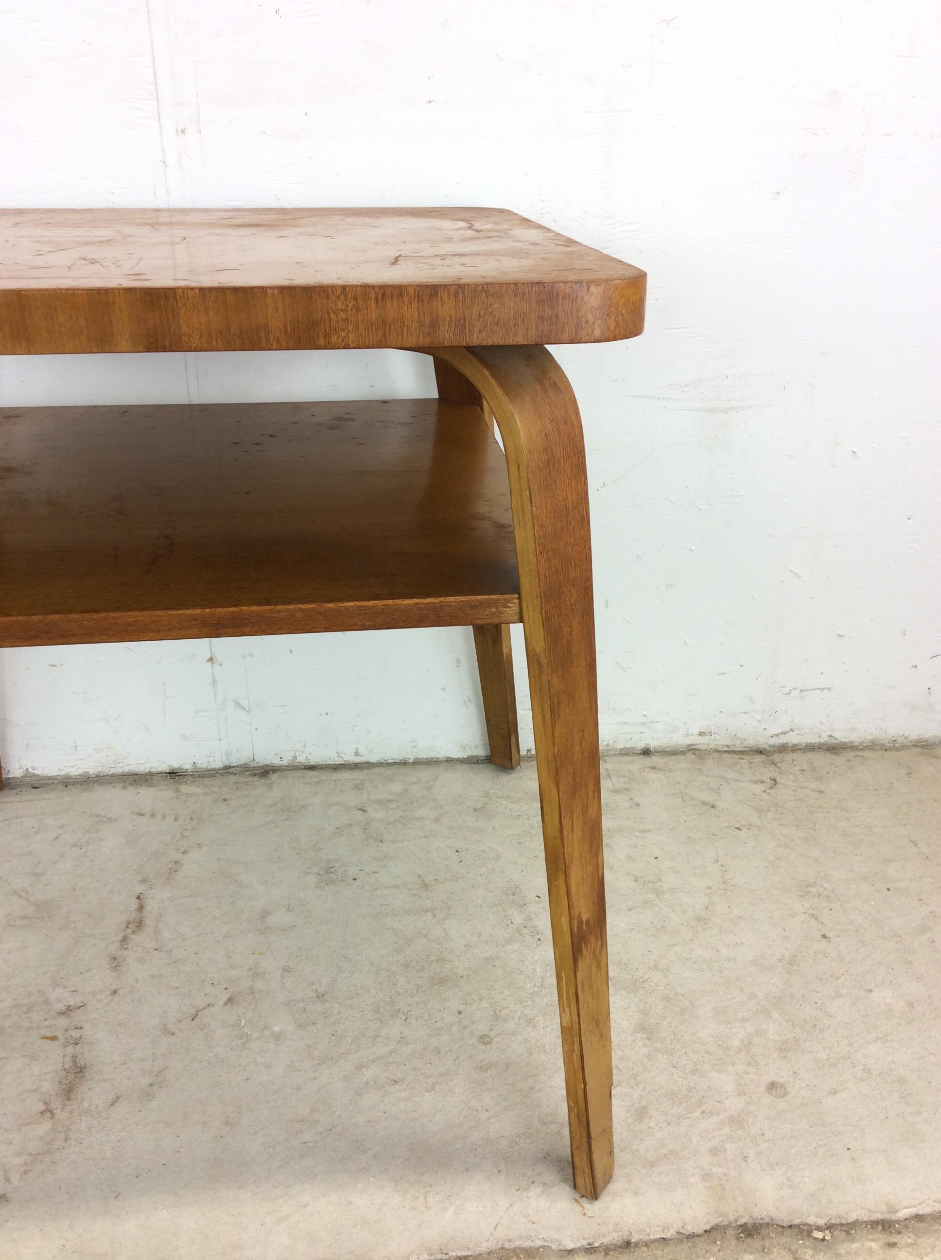 Impiallacciato Tavolino a 2 livelli del Mid Century Modern con gambe in bergamotto in vendita