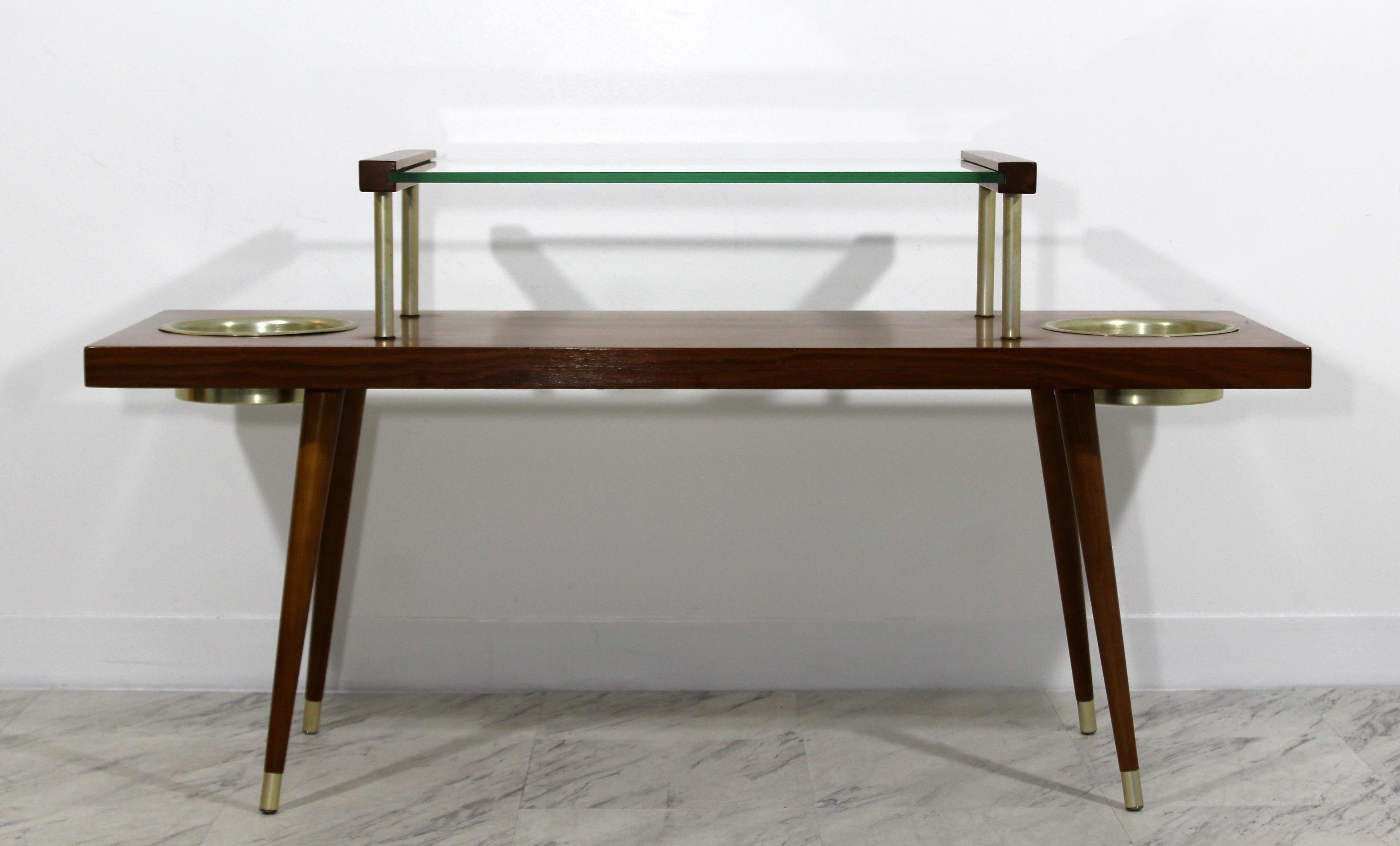 American Mid-Century Modern 2-Tier Walnut Glass with Planters Coffee Table McCobb, 1960s