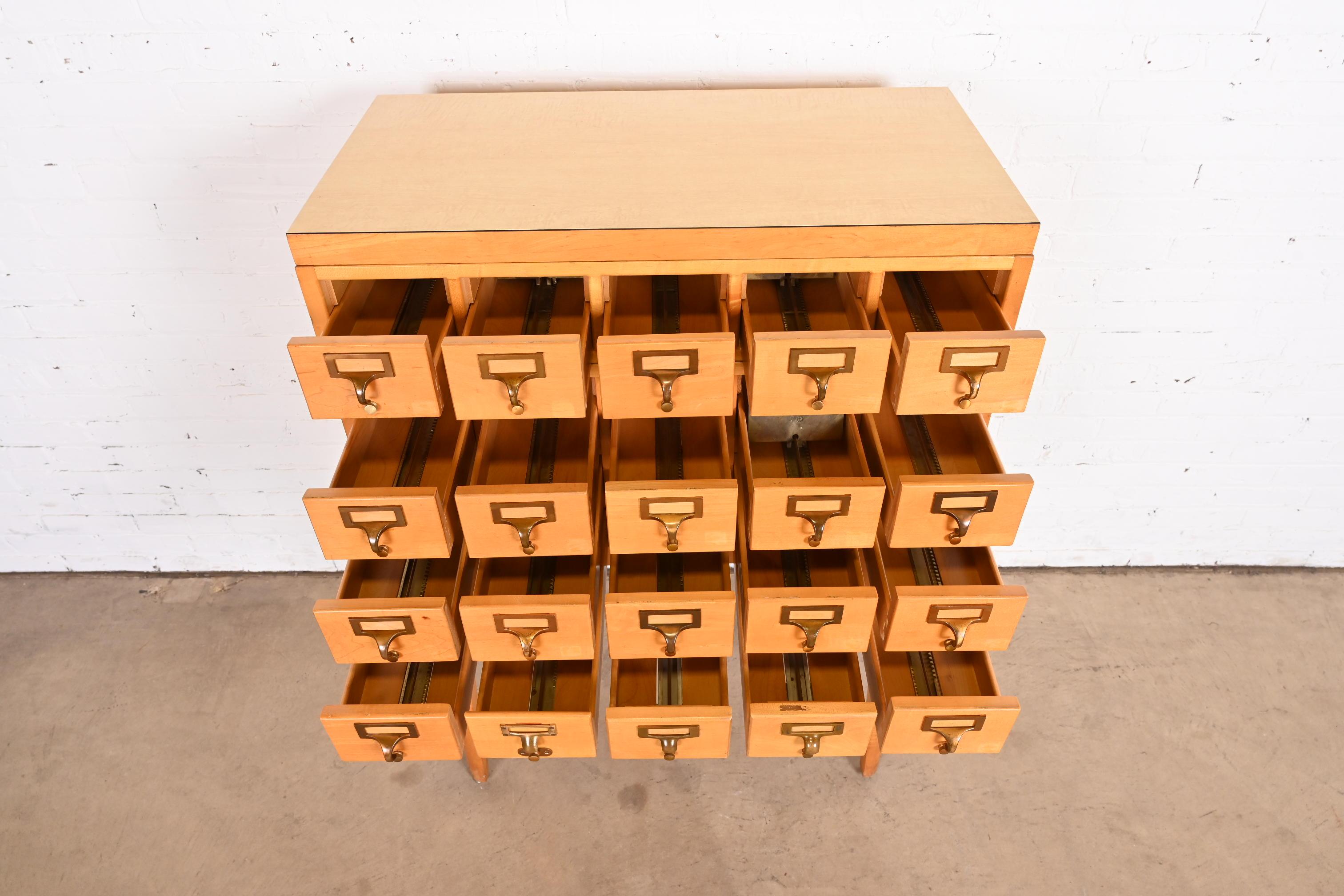 Mid-Century Modern 20-Drawer Library Card Catalog by Remington Rand In Good Condition In South Bend, IN