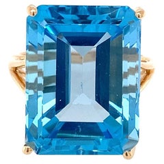 Mid-Century Modern 27.00 Carat Blue Topaz 14 Karat Yellow Gold Cocktail Ring