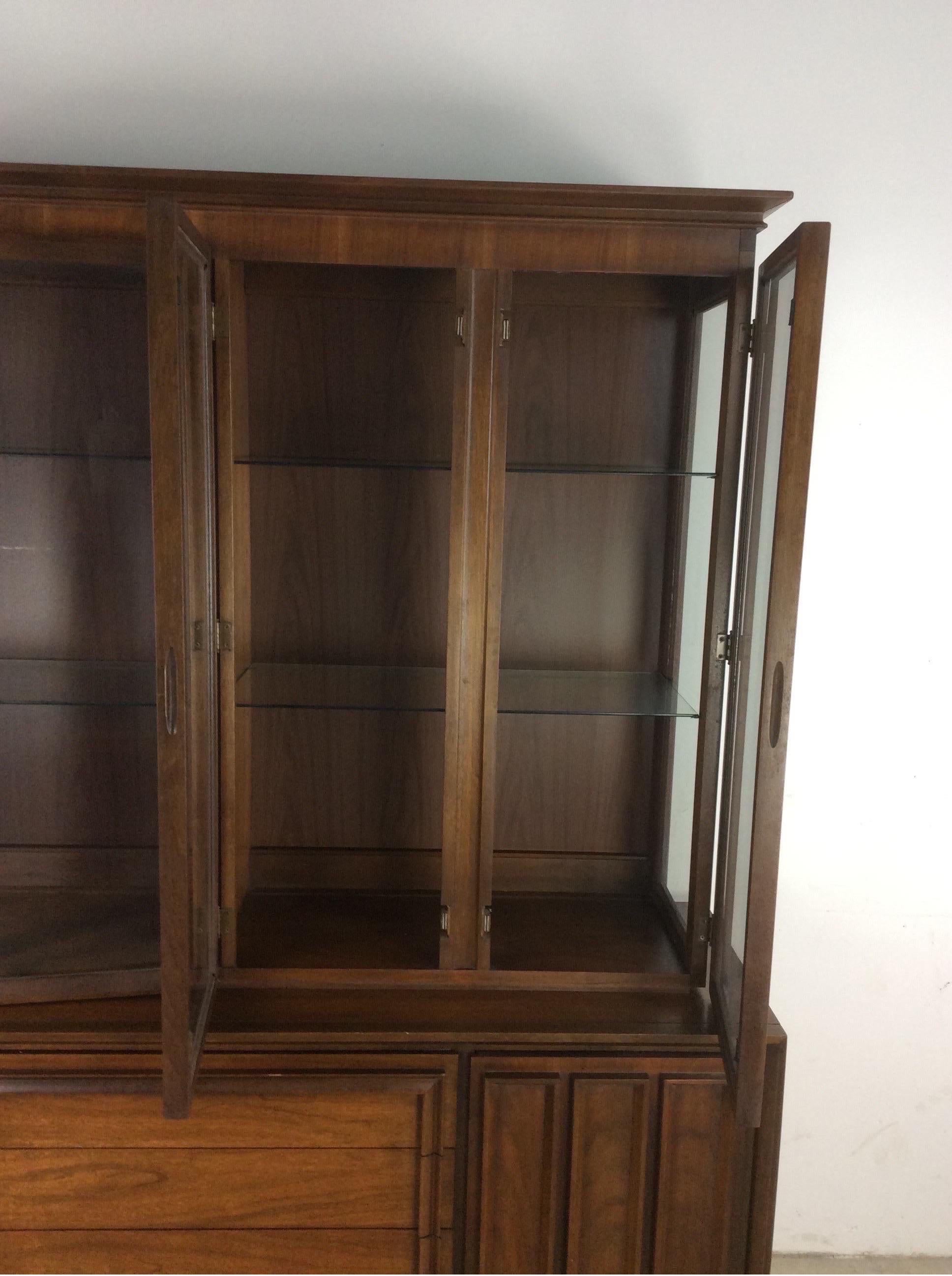 Mid-Century Modern 2pc China Cabinet with Glass Shelves For Sale 6
