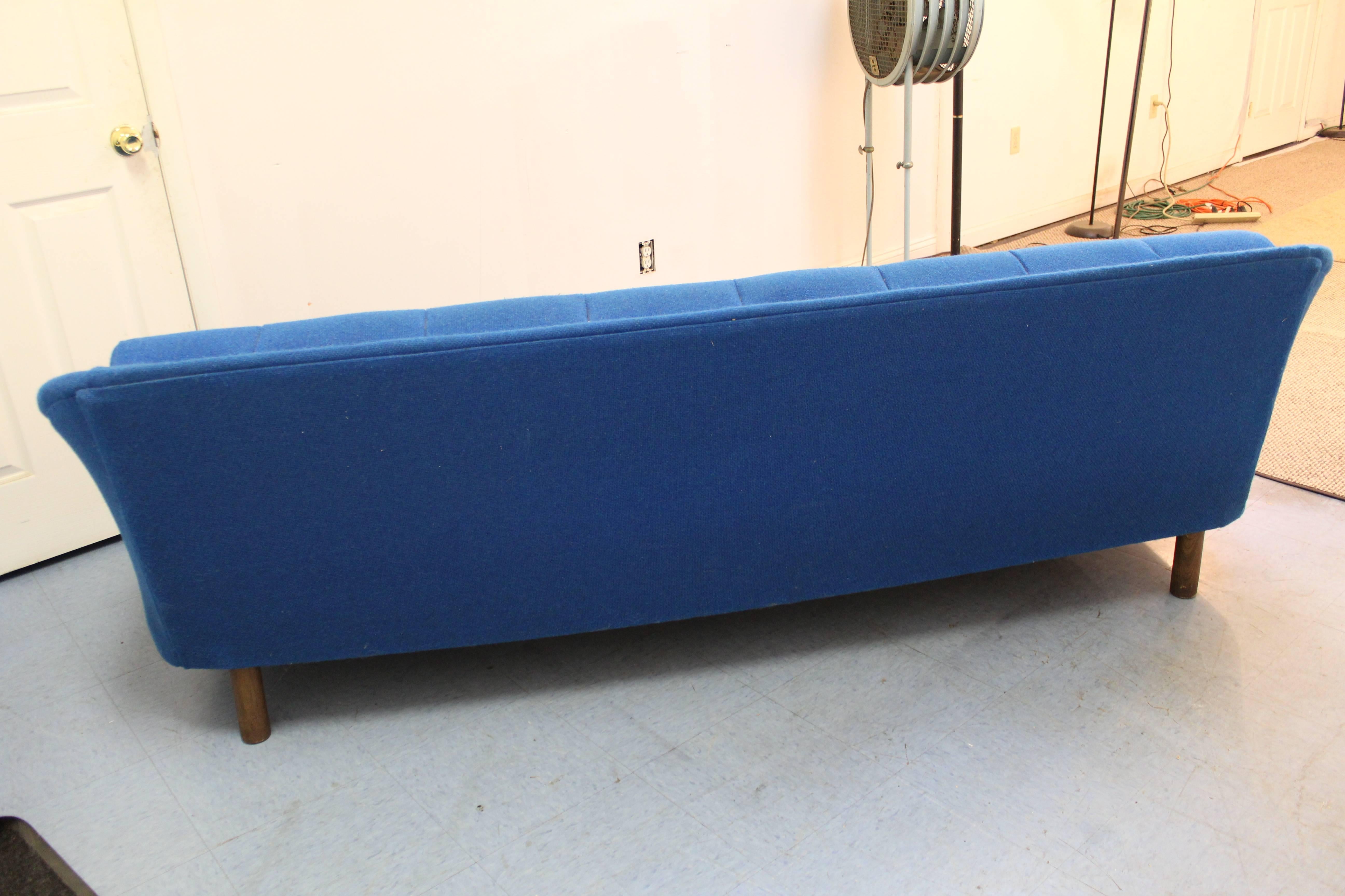 20th Century Mid-Century Modern Three-Cushion Blue Sofa For Sale