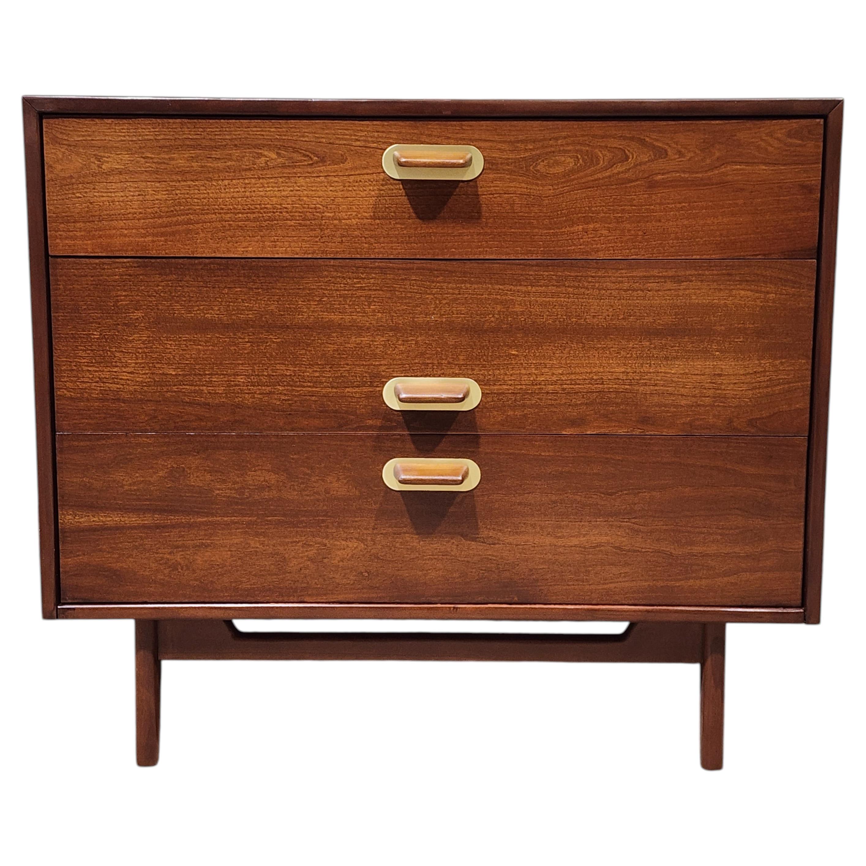 Mid-Century Modern 3-Drawer Chest by Jens Risom For Sale