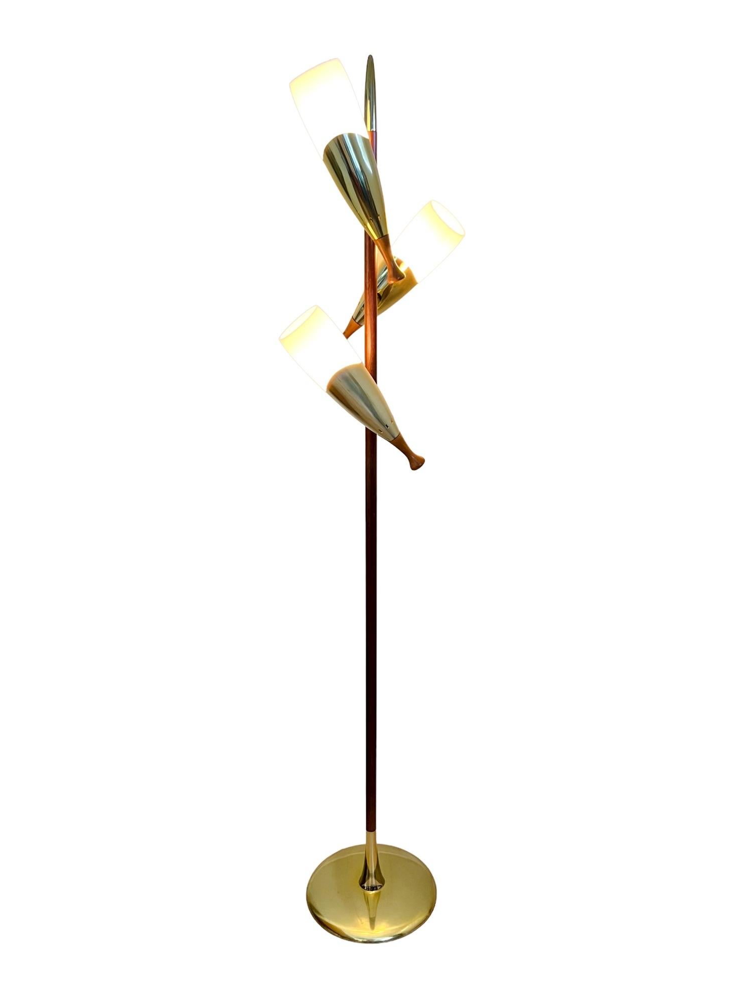 20th Century Mid-Century Modern 3-Light Flagpole Floor Lamp