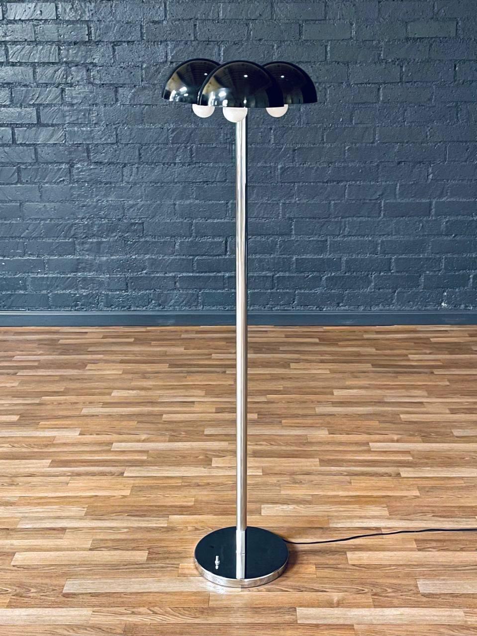 Mid-Century Modern 3-Orb Dome Chrome Floor Lamp In Good Condition For Sale In Los Angeles, CA