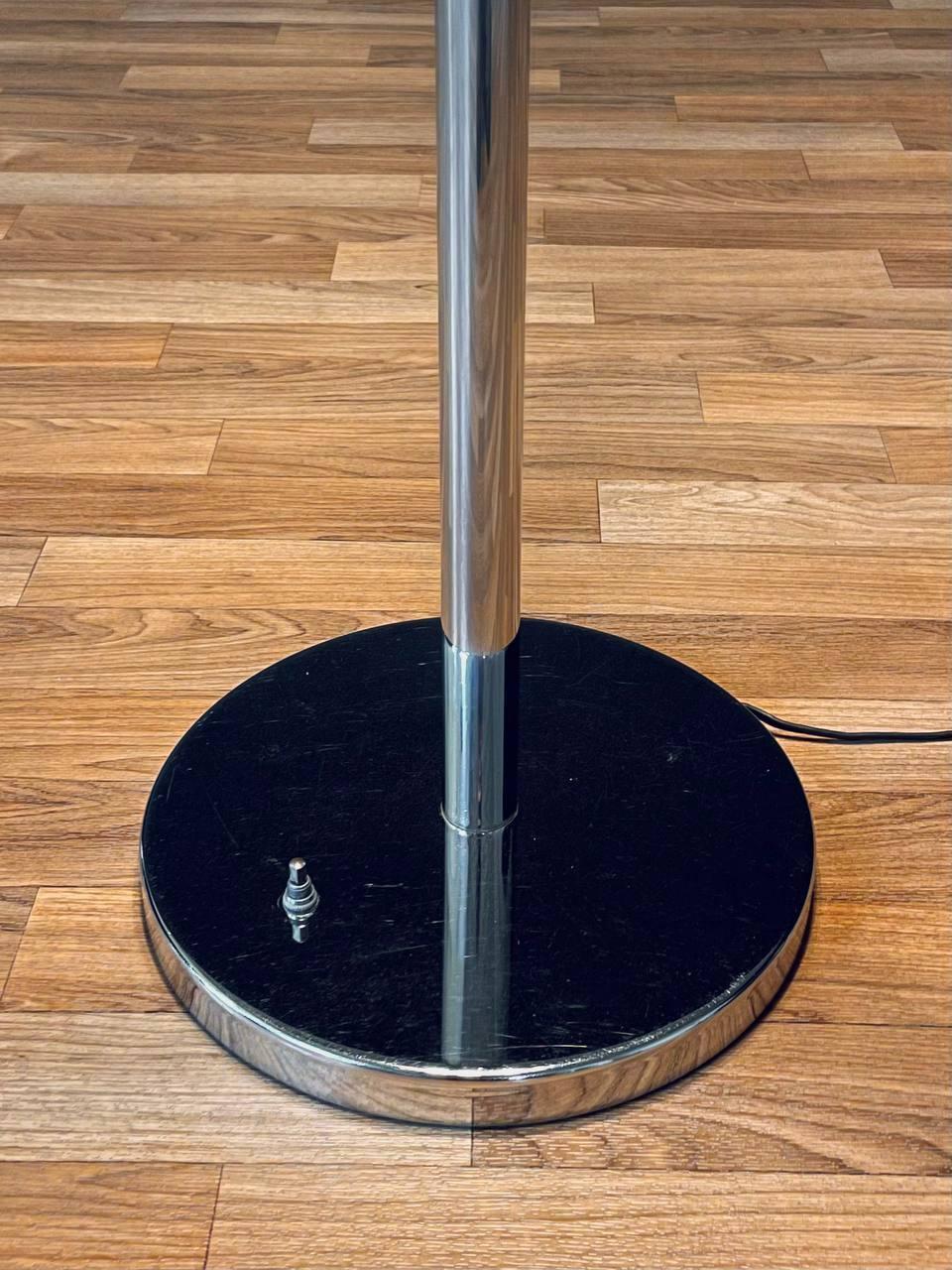 Mid-Century Modern 3-Orb Dome Chrome Stehleuchte im Angebot 1