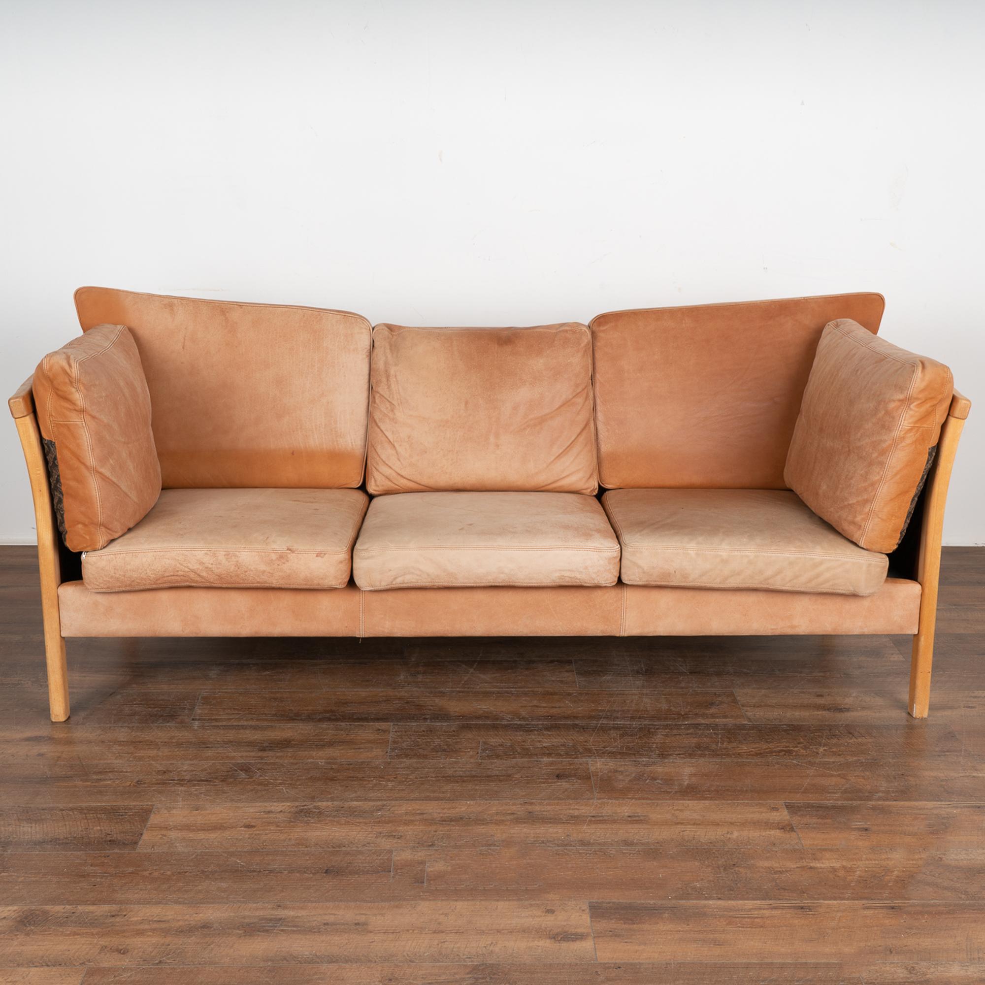 Danish Mid-Century Modern 3 Seat Vintage Leather Sofa by Stouby of Denmark, circa 1970 For Sale