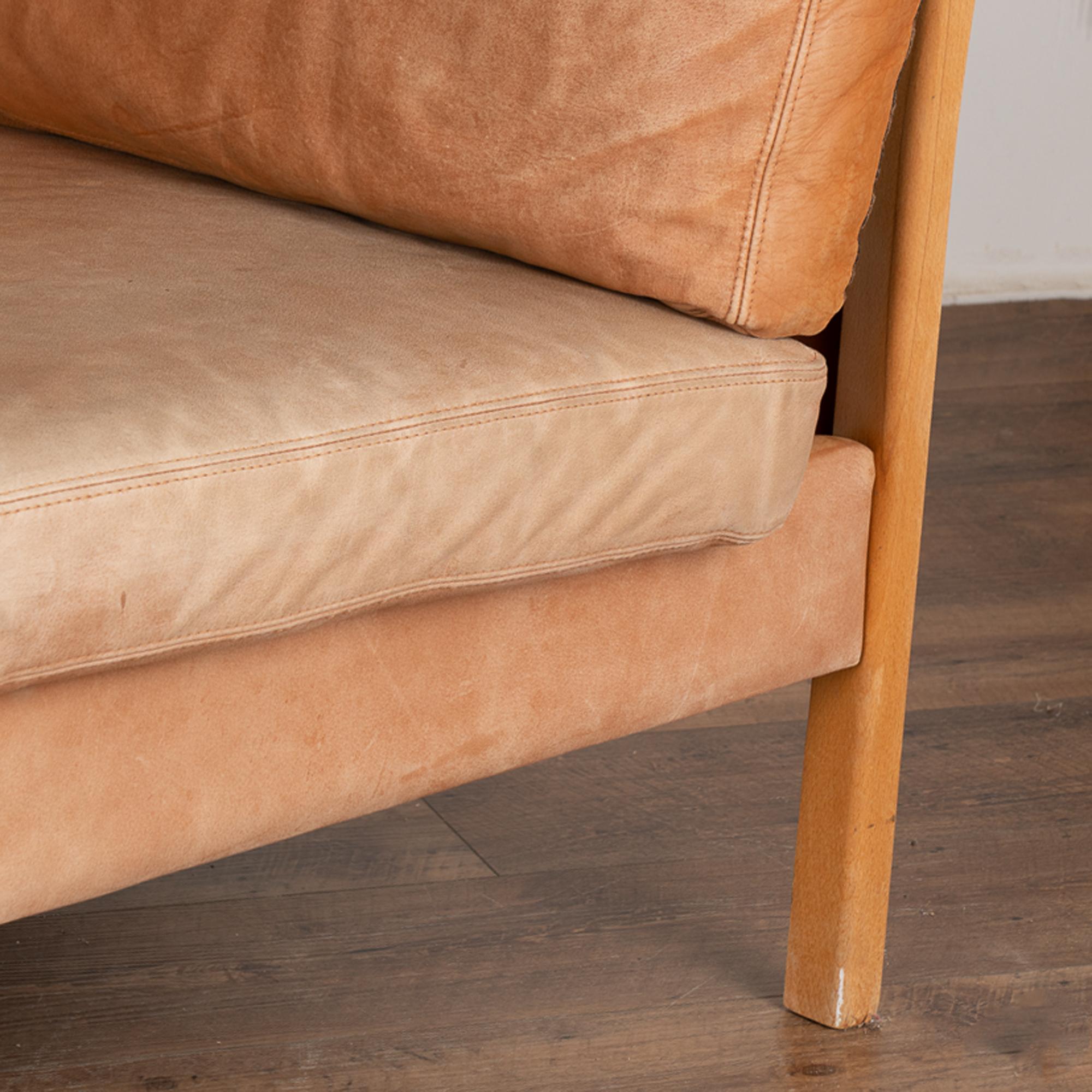 20ième siècle Canapé 3 places en cuir vintage de The Moderns par Stouby of Denmark, Circa 1970 en vente