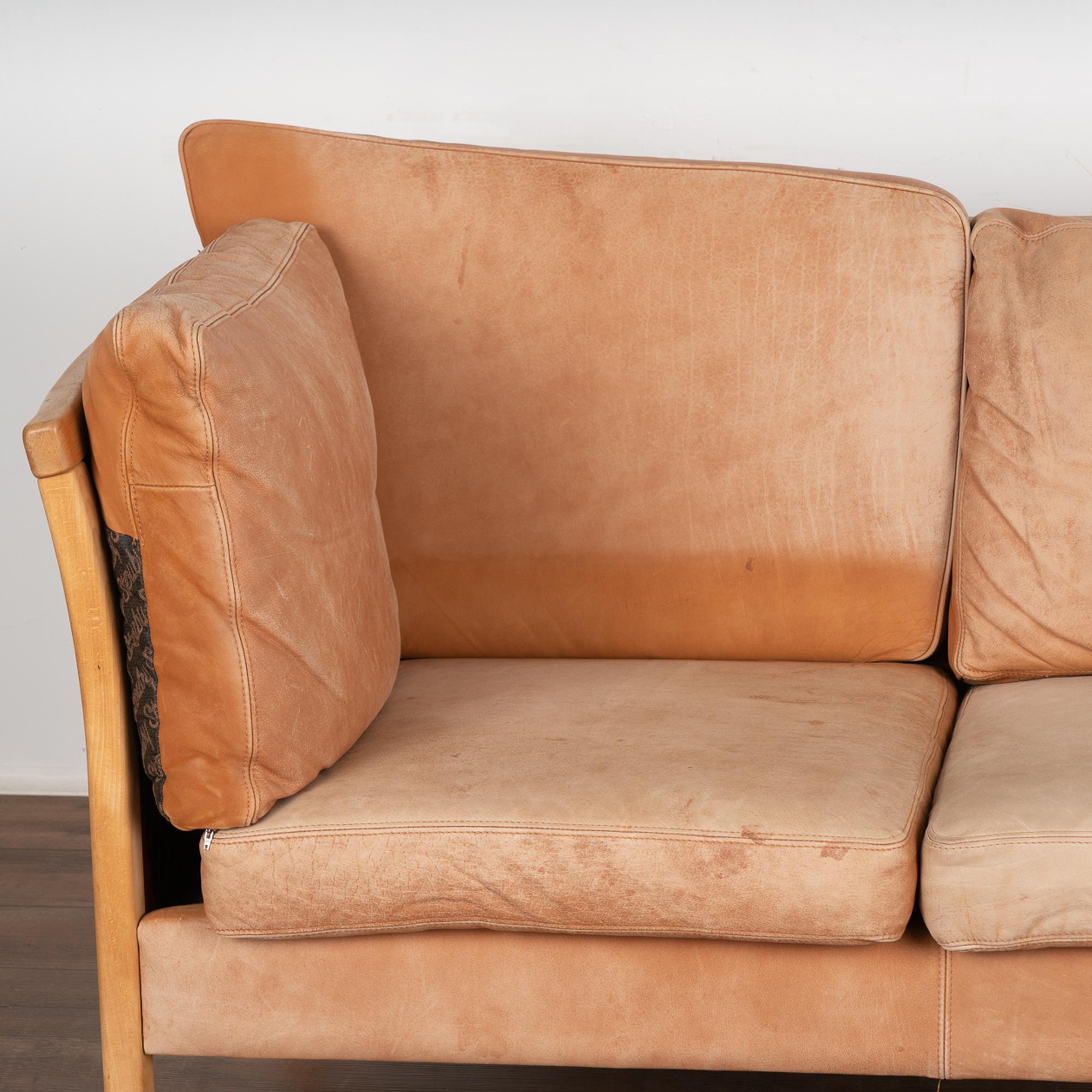 Mid-Century Modern 3 Seat Vintage Leather Sofa by Stouby of Denmark, circa 1970 For Sale 2